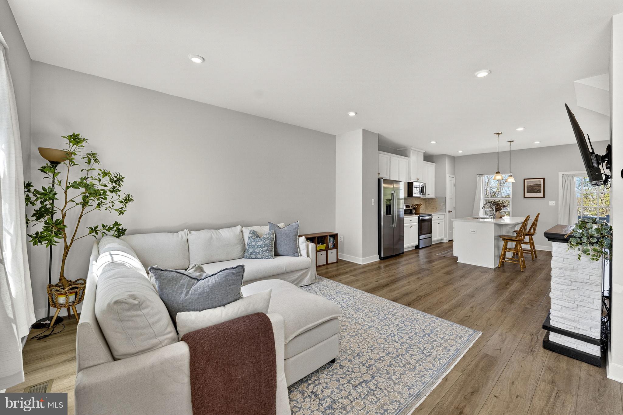 MADISON STATION - Residential