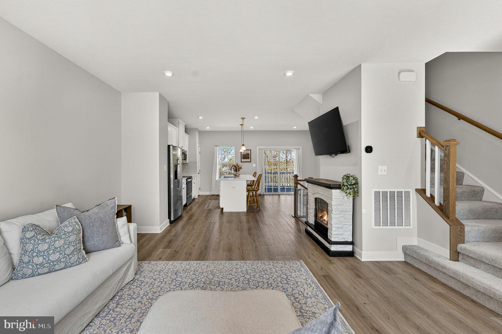 MADISON STATION - Residential