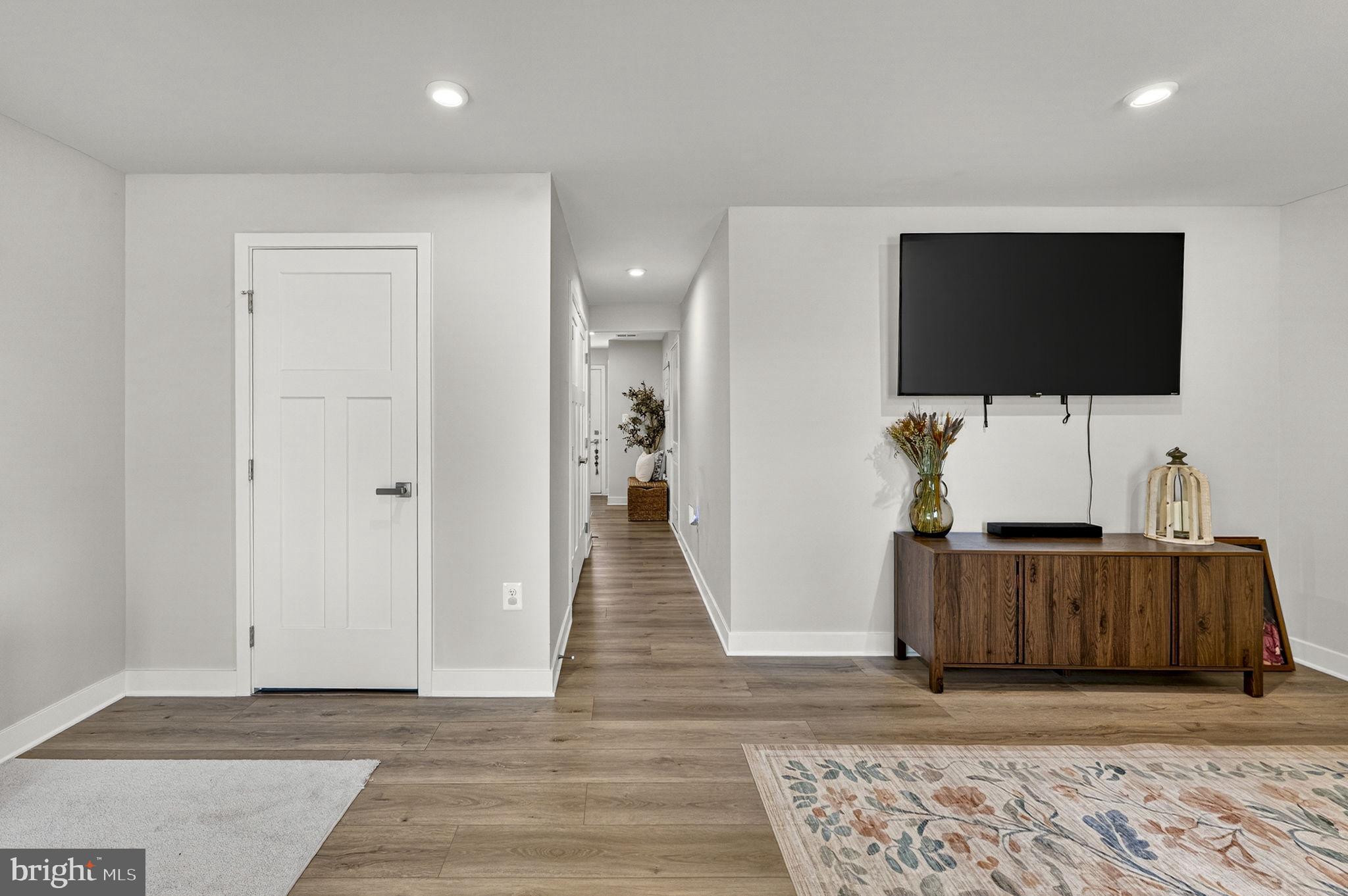 MADISON STATION - Residential