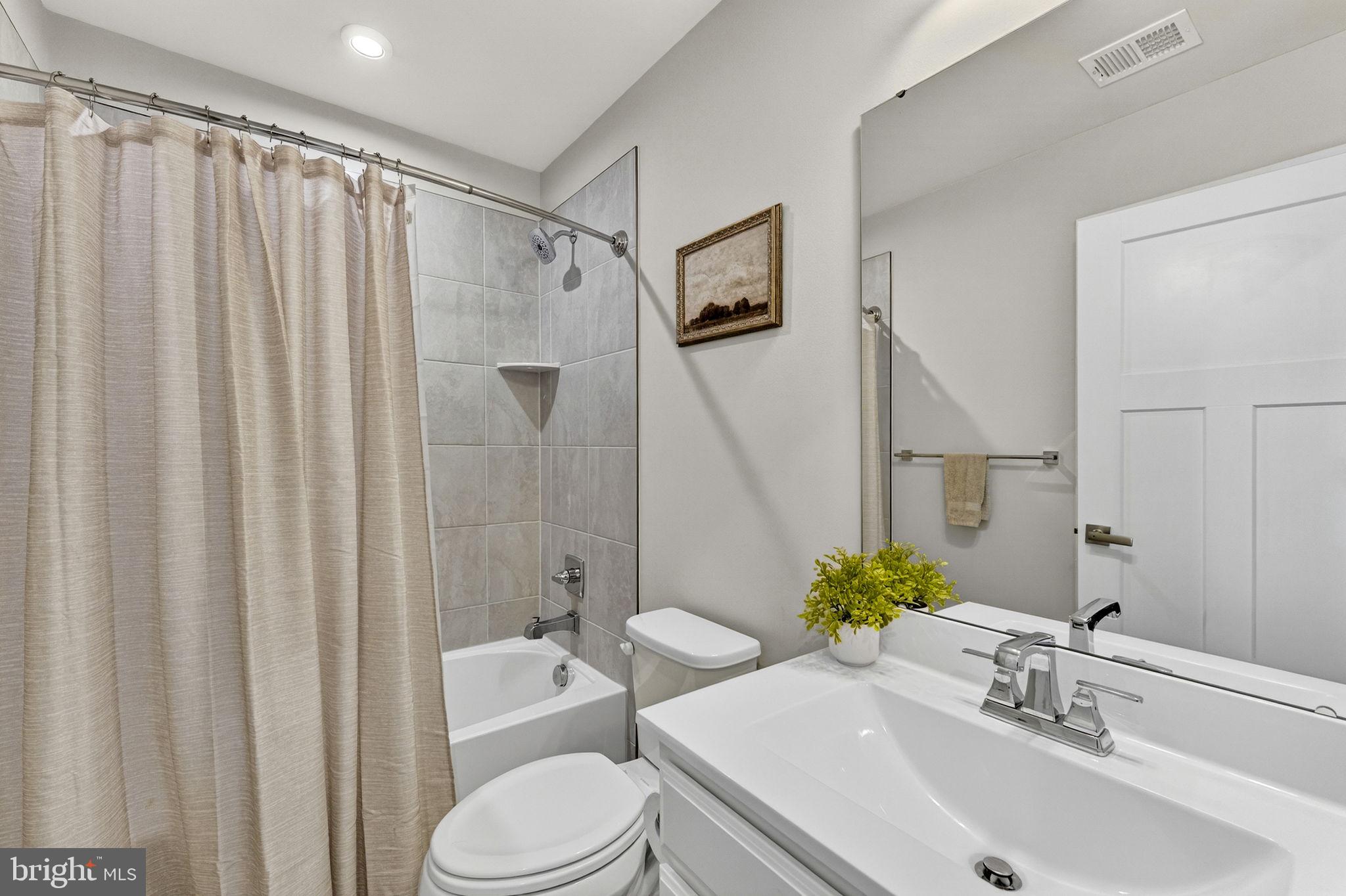 MADISON STATION - Residential