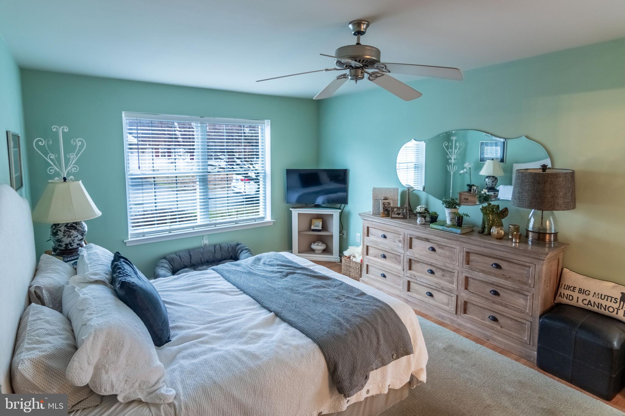 HAWTHORNE LANE - Residential