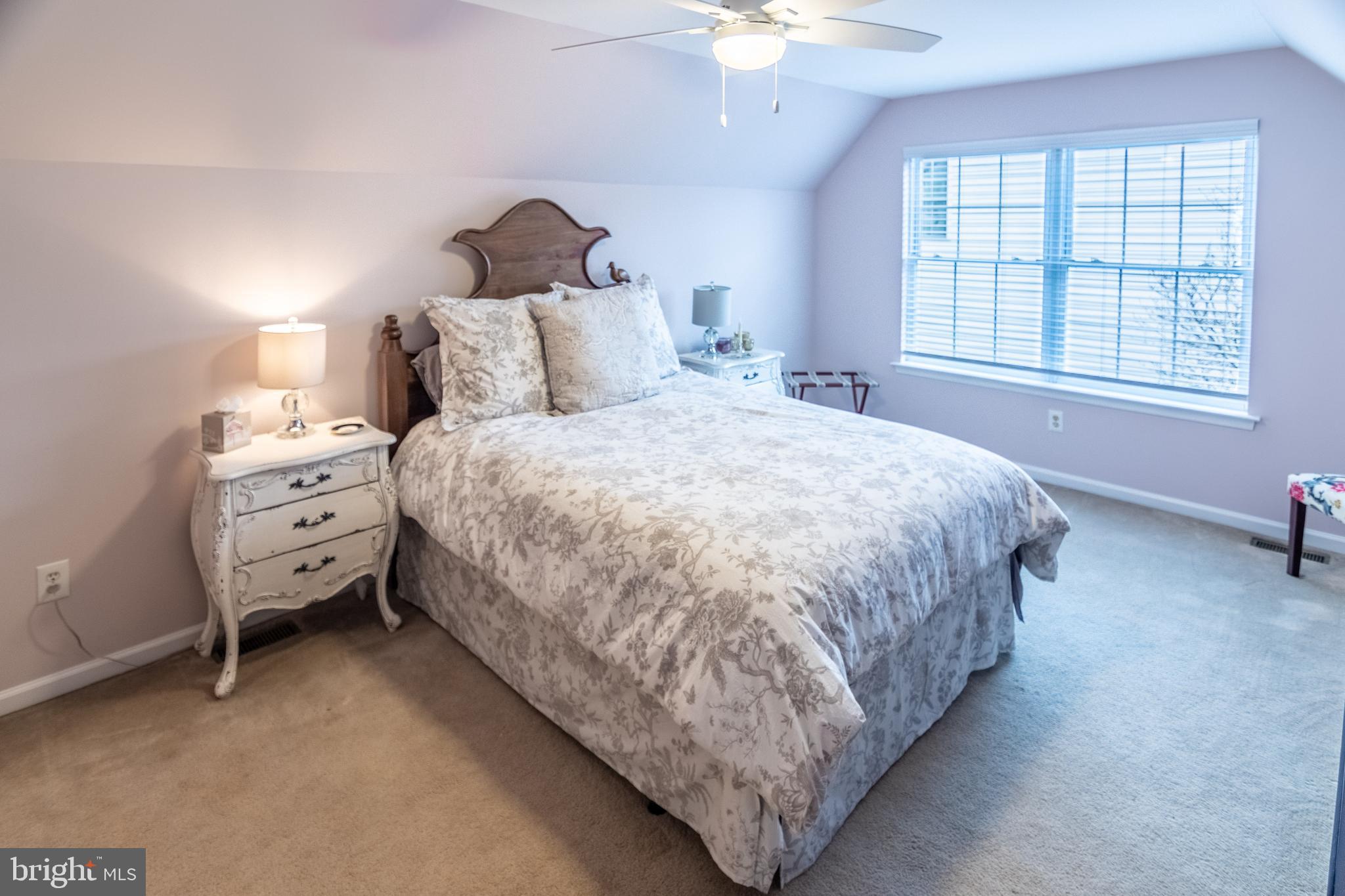 HAWTHORNE LANE - Residential