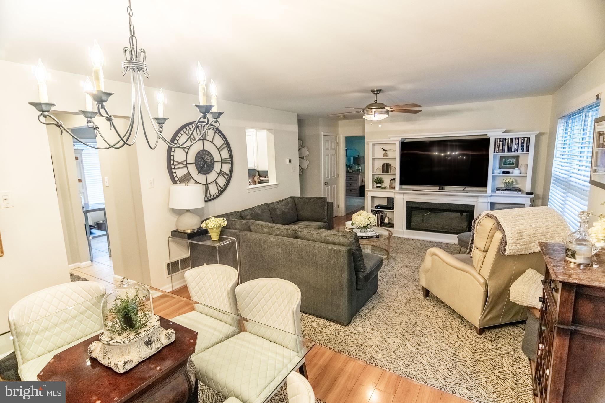 HAWTHORNE LANE - Residential