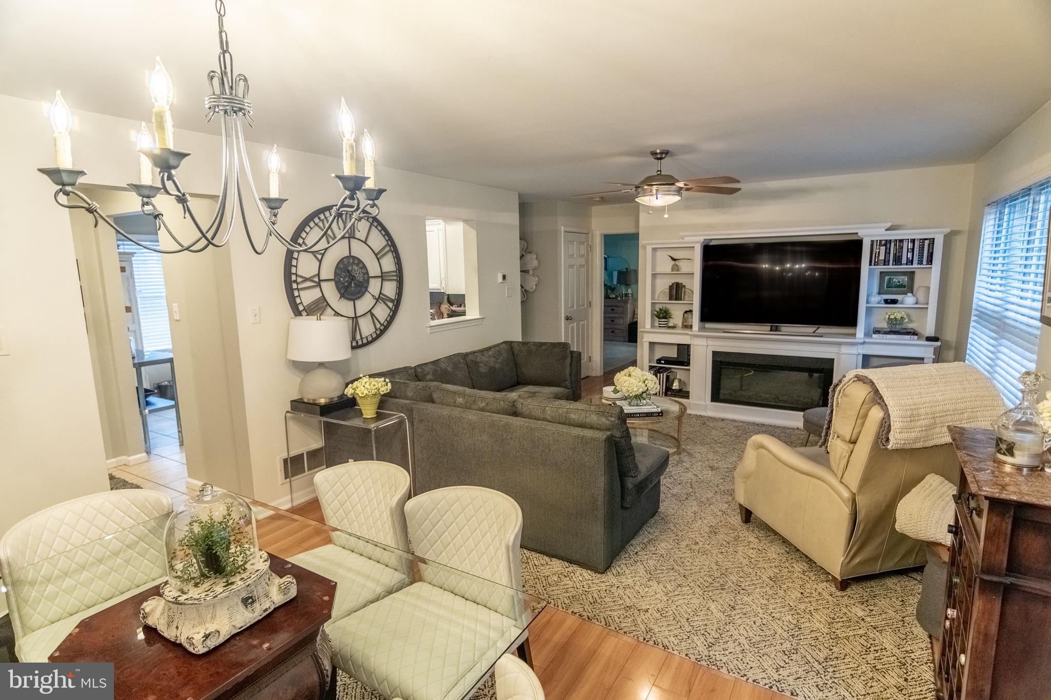 HAWTHORNE LANE - Residential