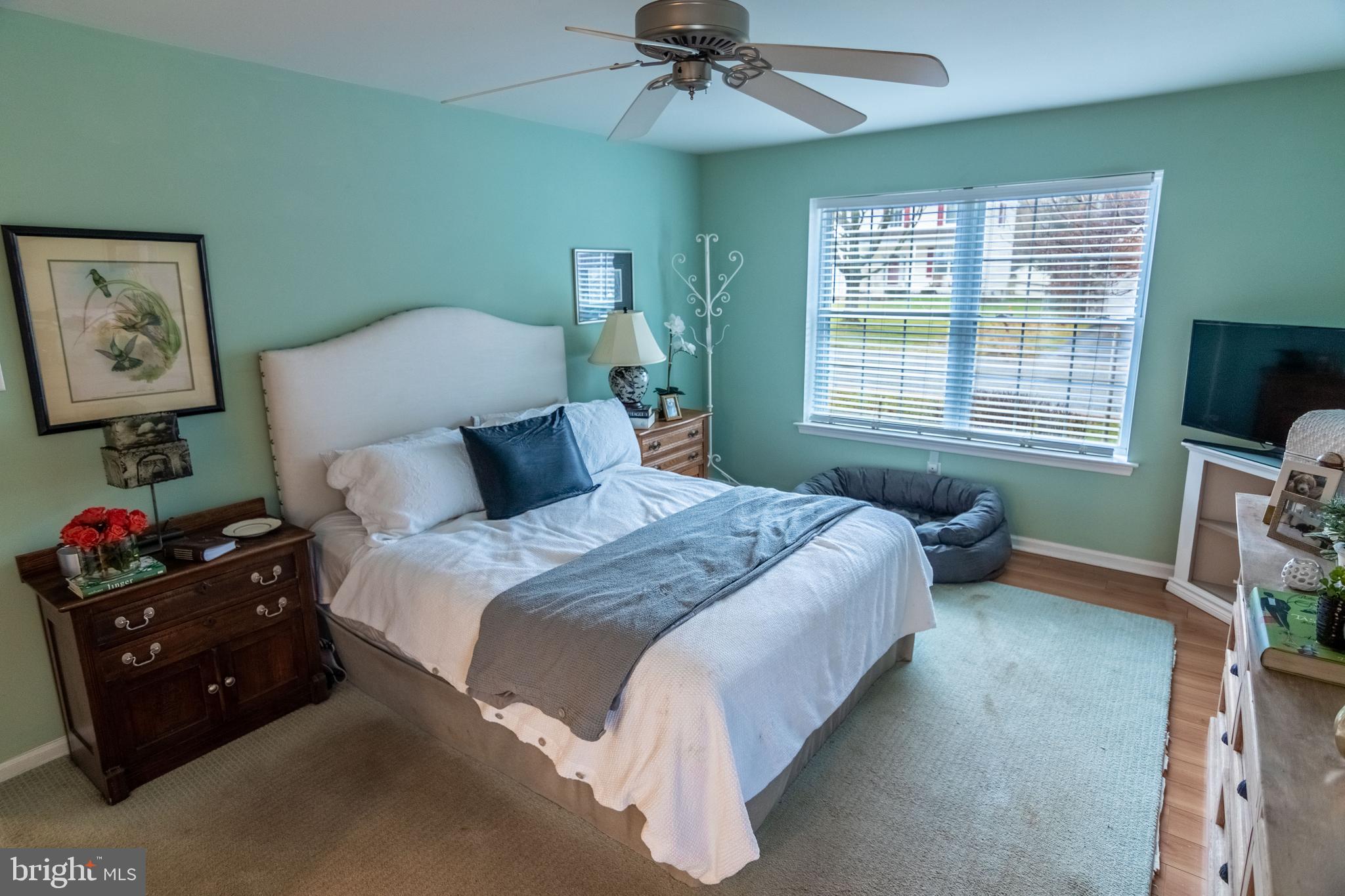 HAWTHORNE LANE - Residential