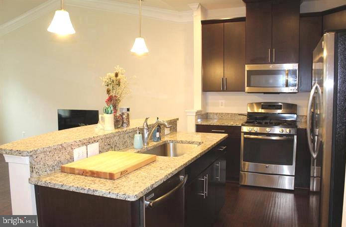 ARCOLA TOWN CENTER CONDO - Residential Lease