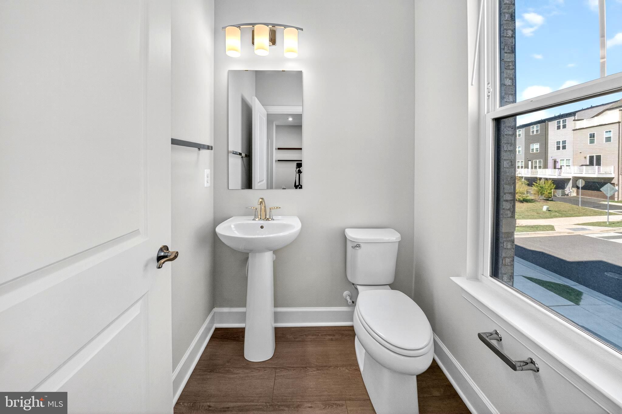 GATEWAY WEST - Residential