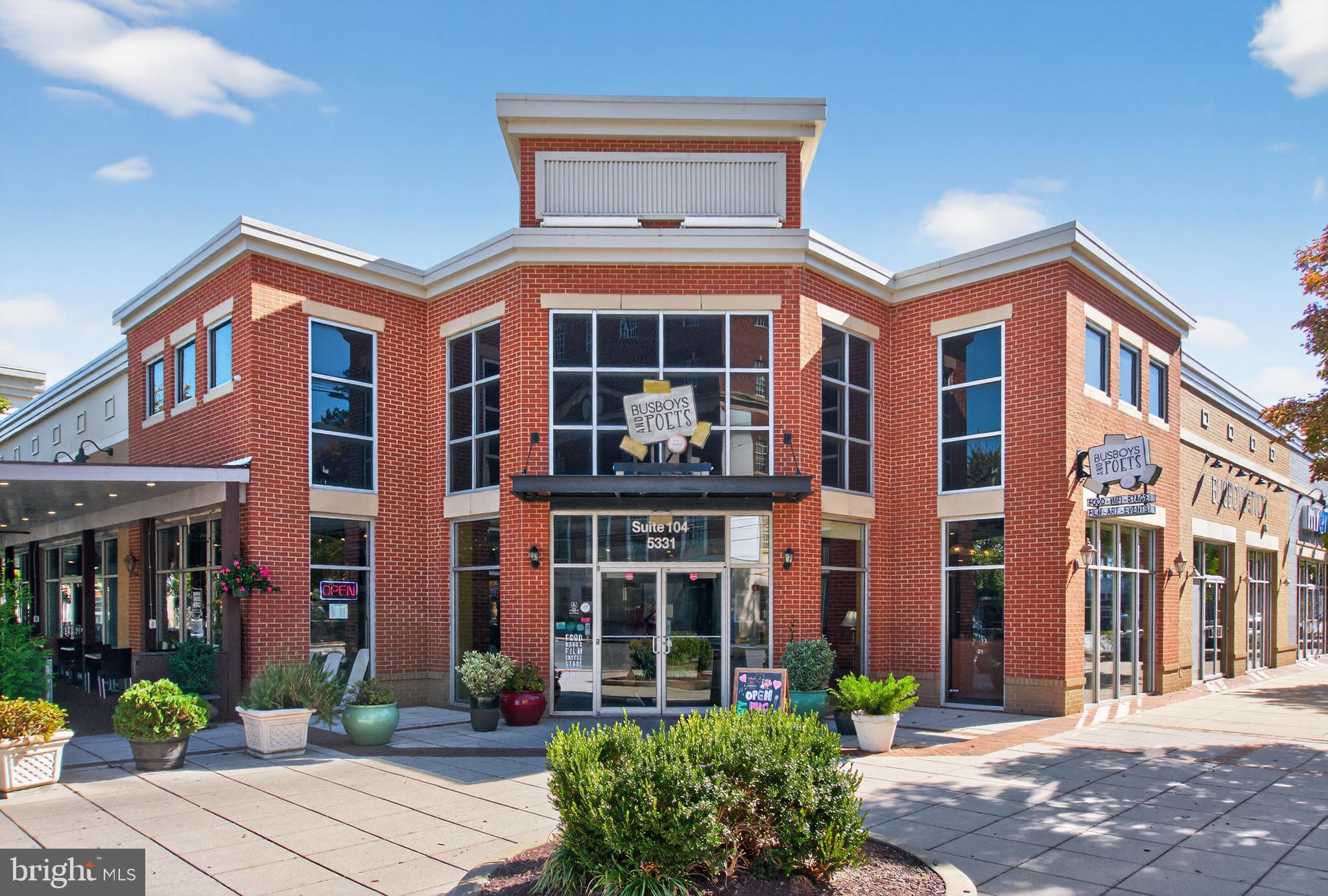 GATEWAY WEST - Residential