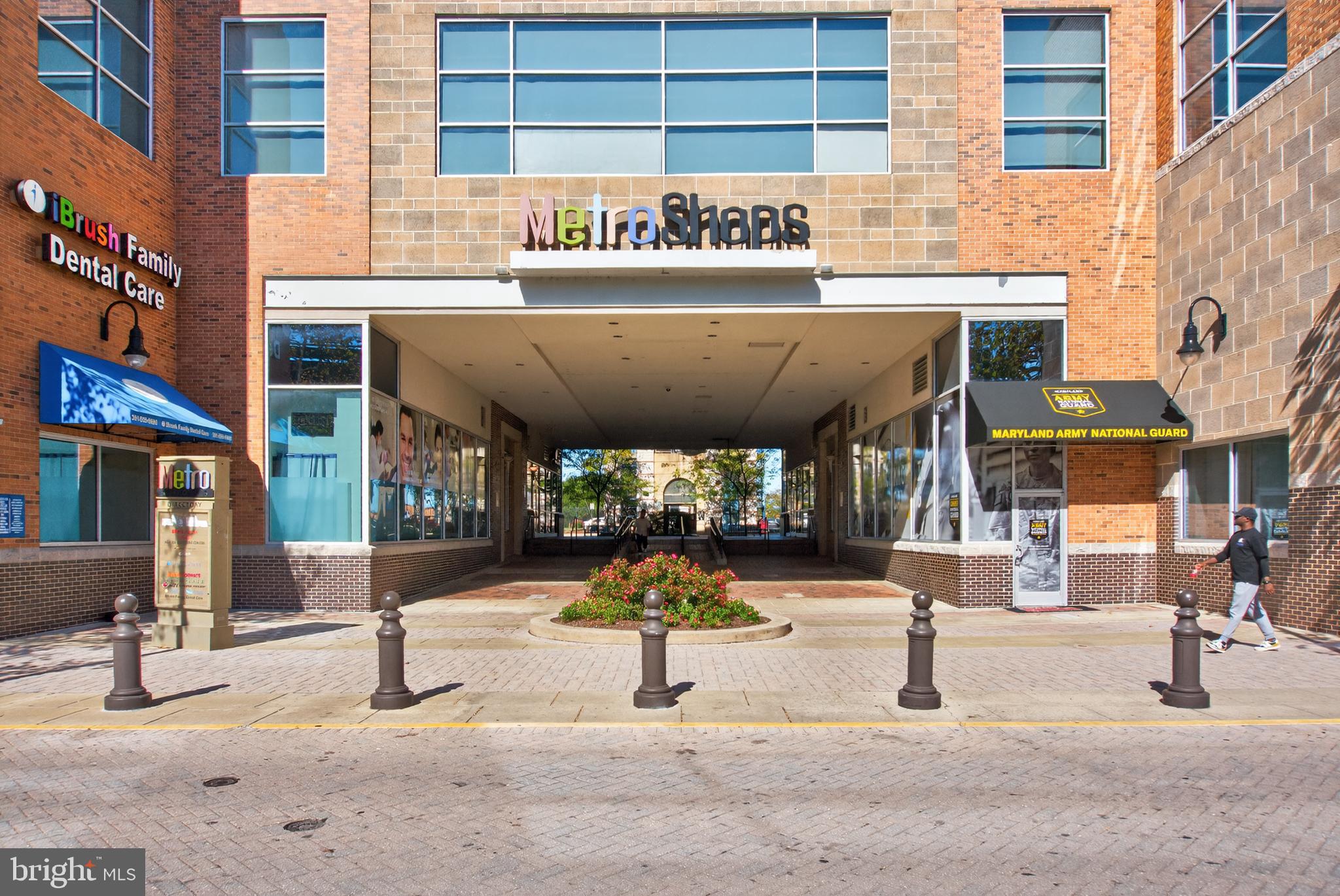 GATEWAY WEST - Residential