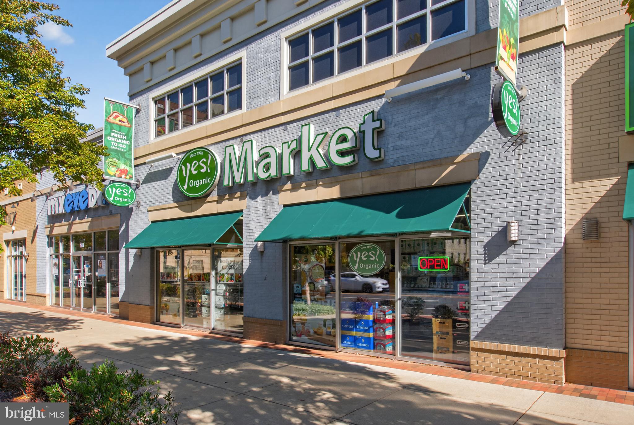 GATEWAY WEST - Residential