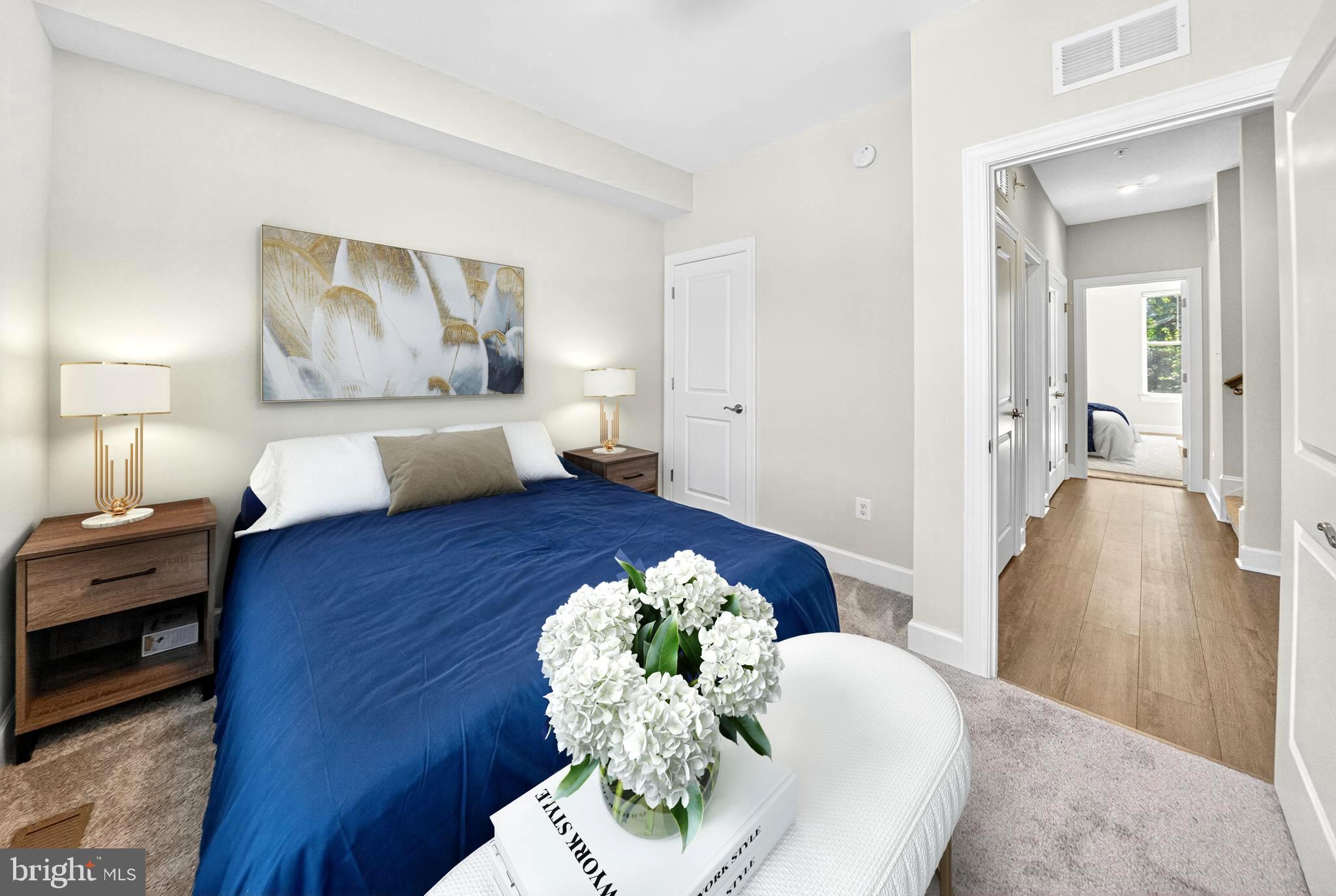 GATEWAY WEST - Residential