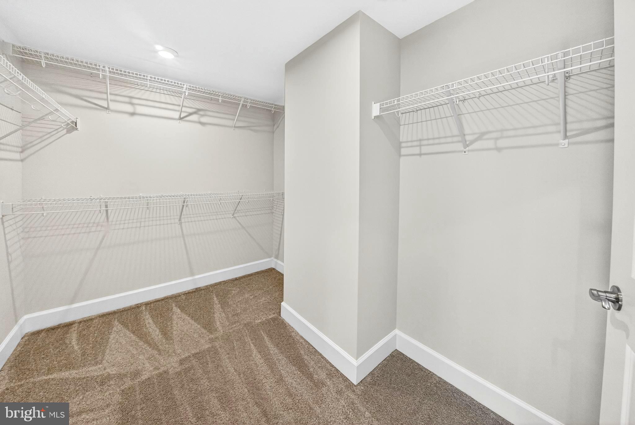 GATEWAY WEST - Residential