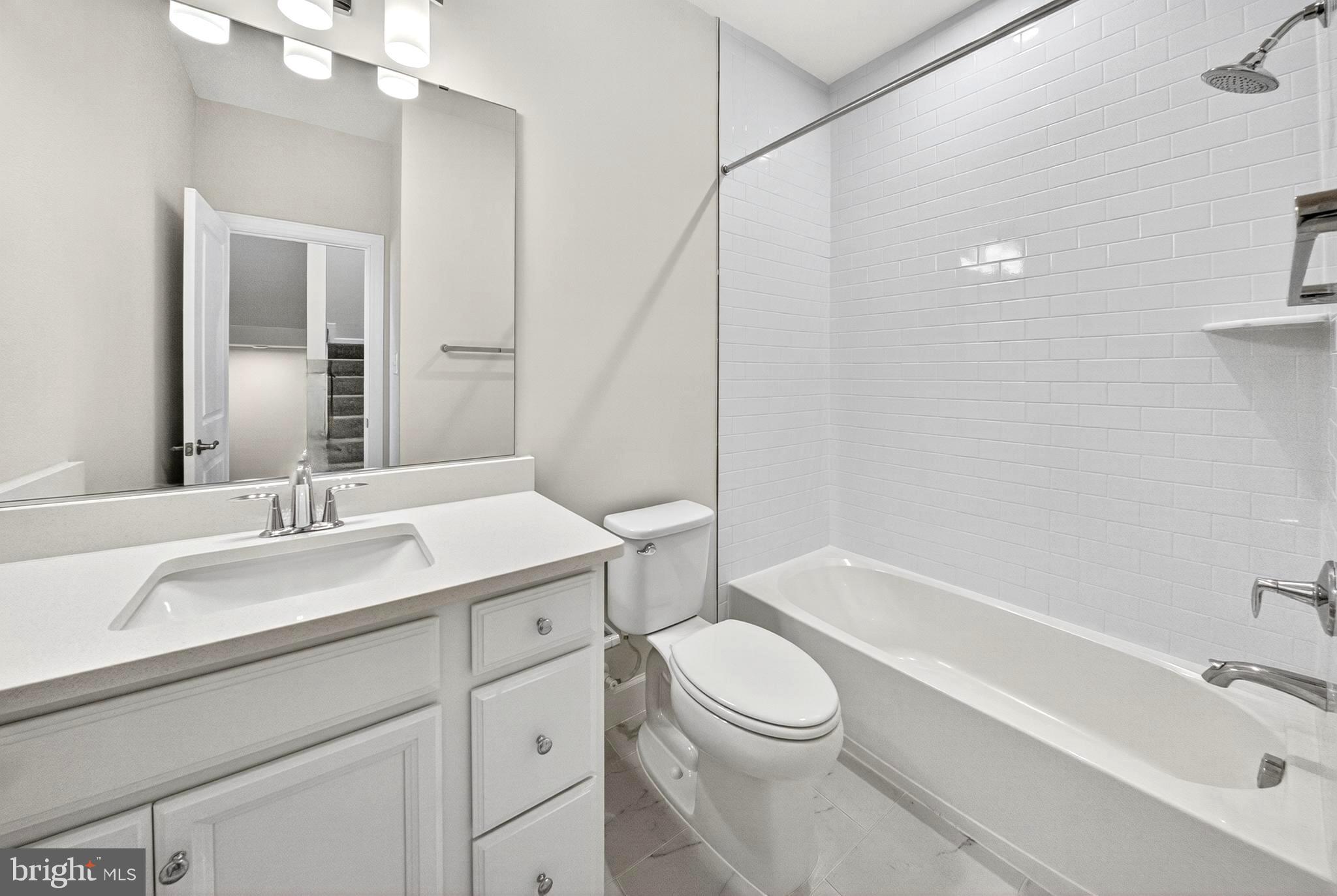 GATEWAY WEST - Residential