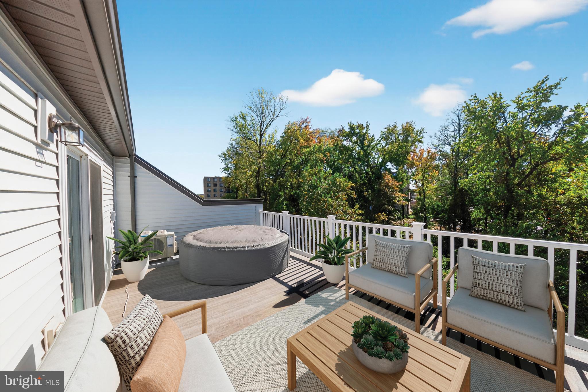 GATEWAY WEST - Residential