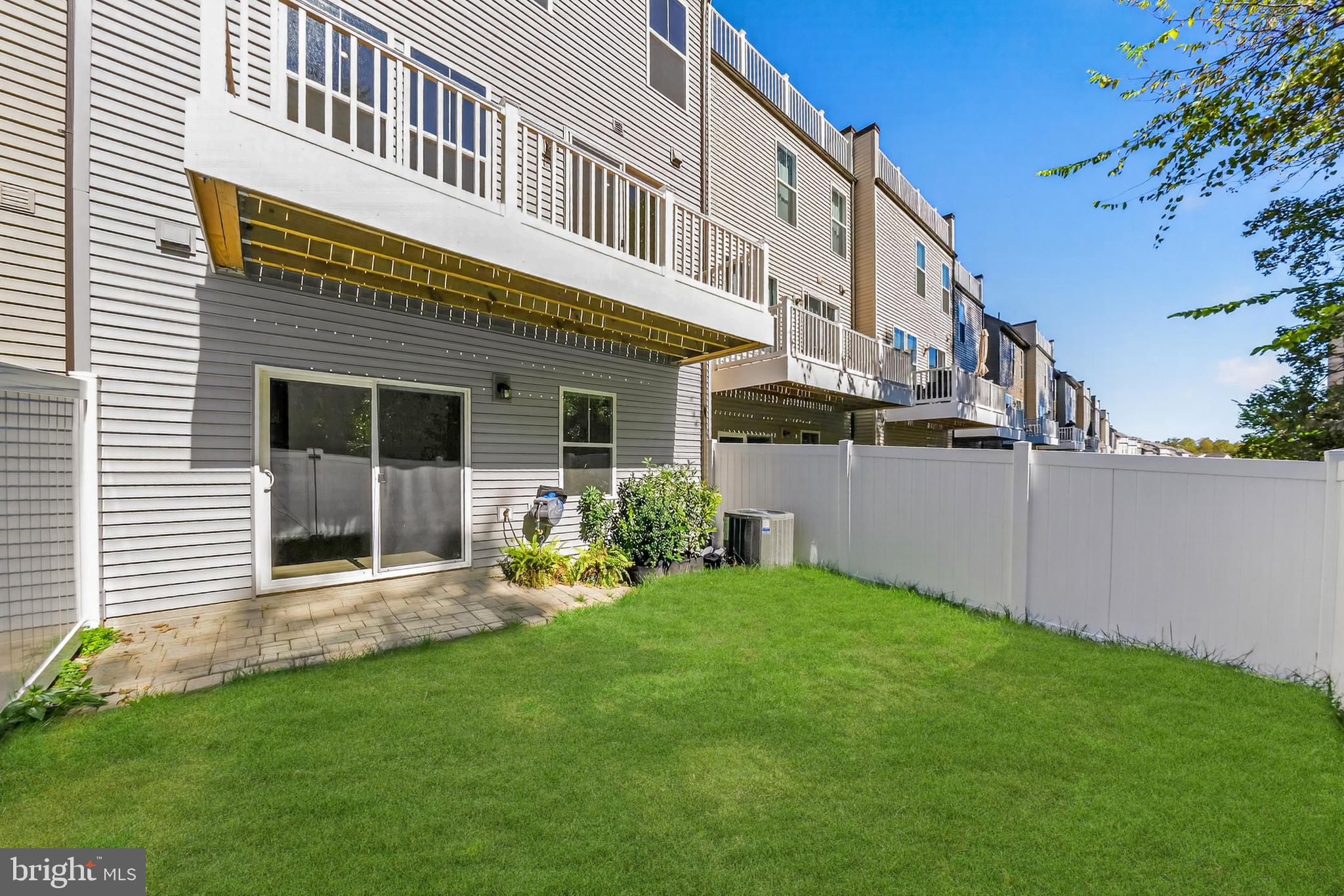 GATEWAY WEST - Residential