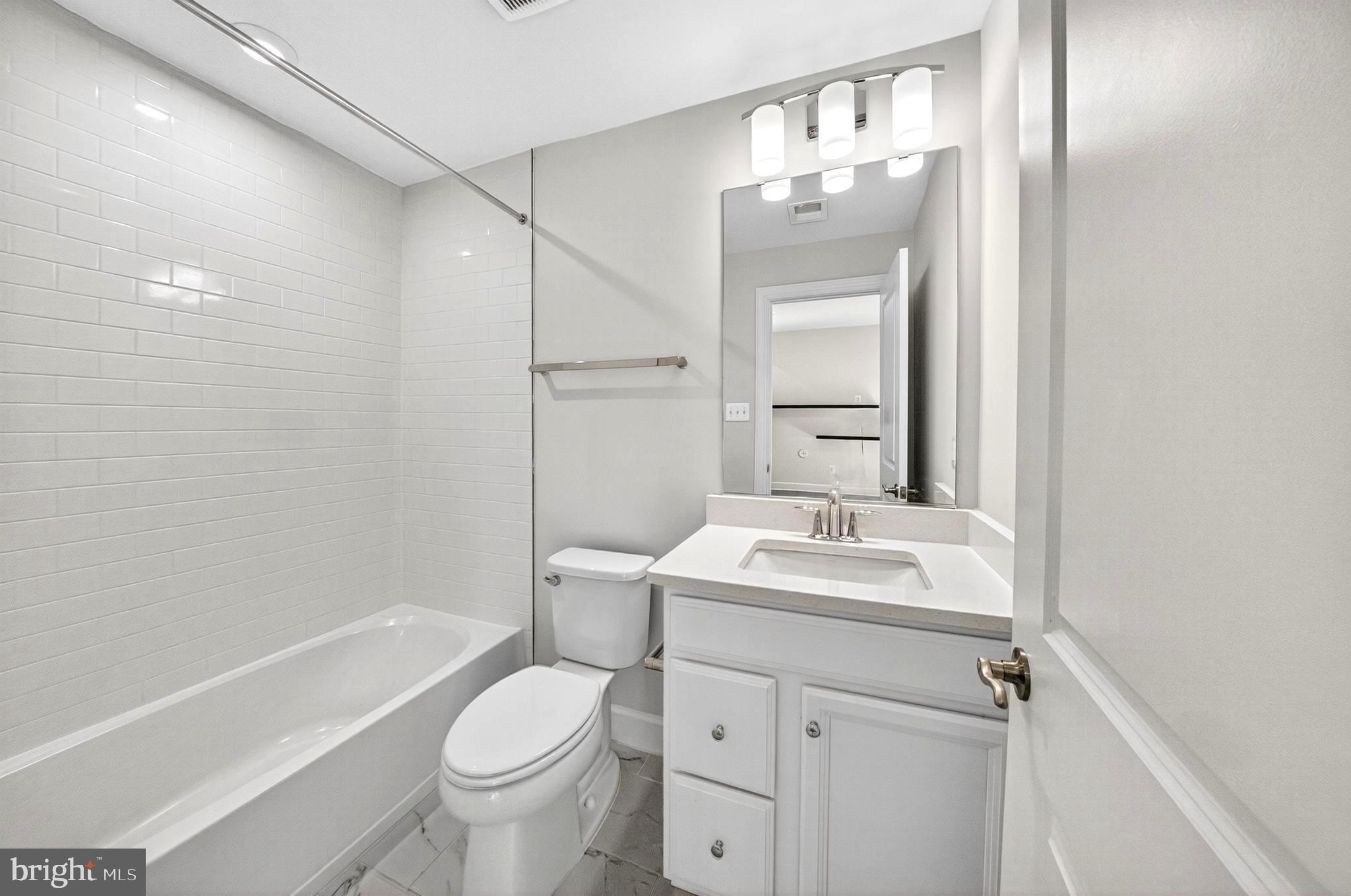 GATEWAY WEST - Residential