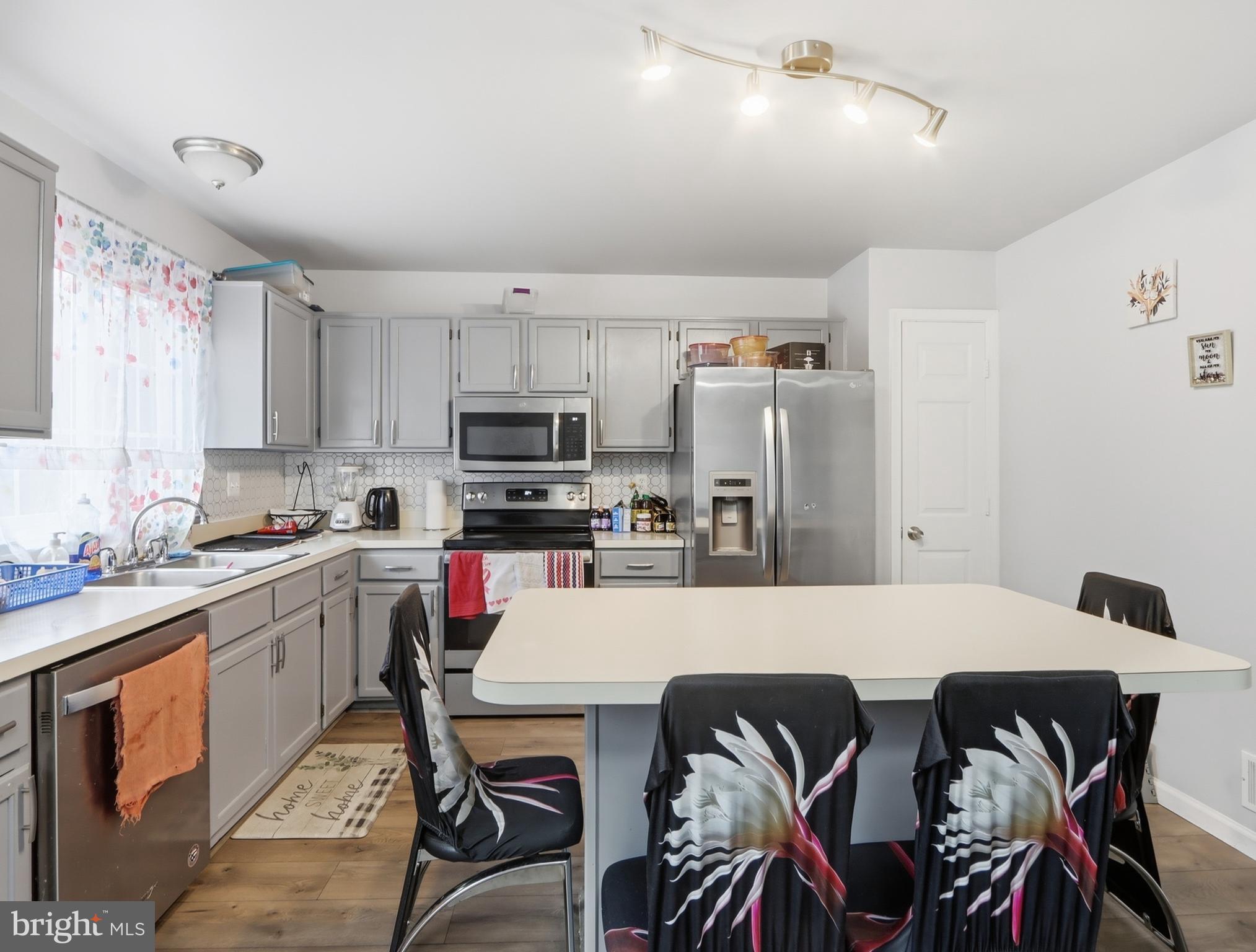 PLEASANT HILLS - Residential