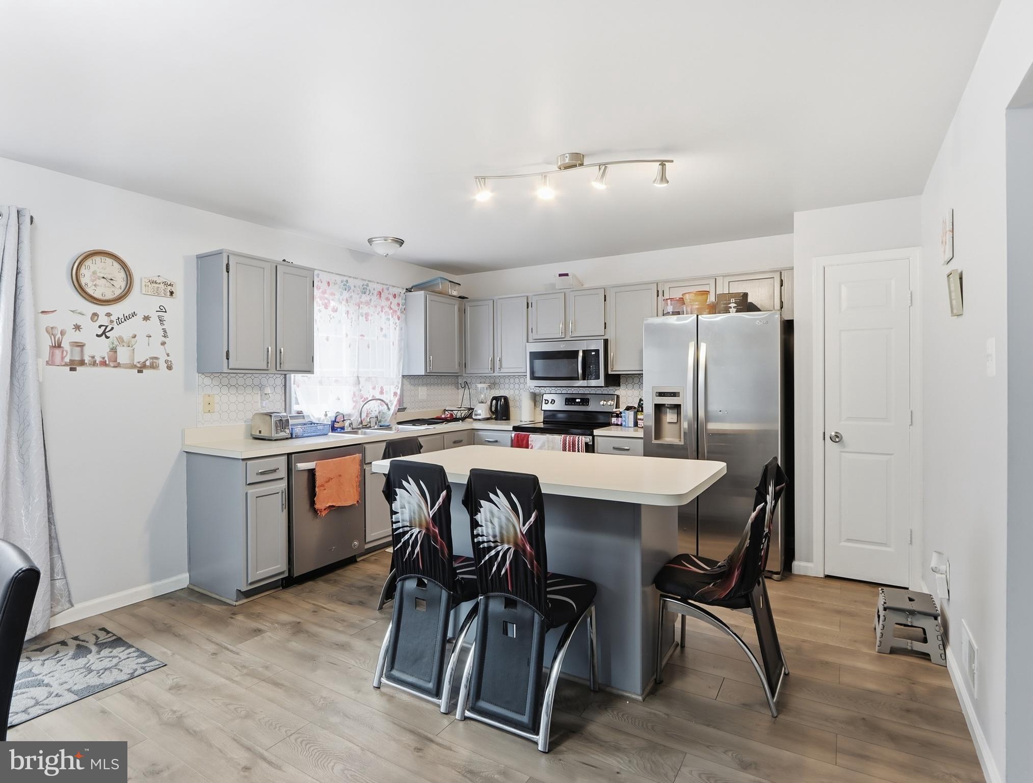 PLEASANT HILLS - Residential