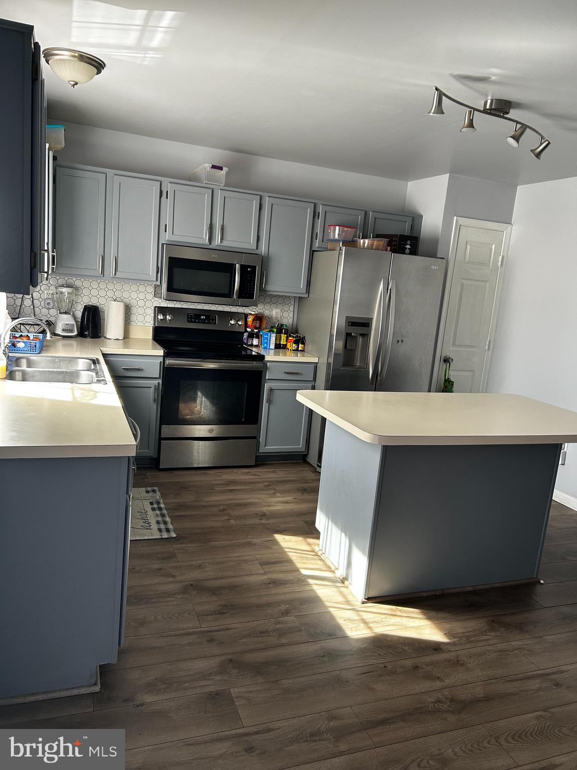 PLEASANT HILLS - Residential