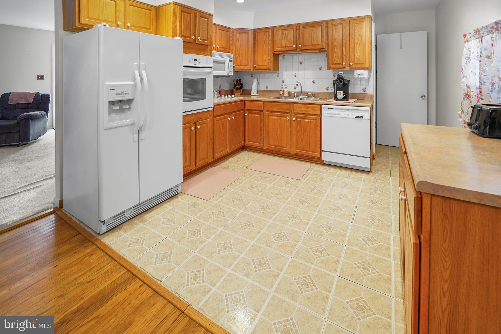 WARRLINDA VILLAGE - Residential