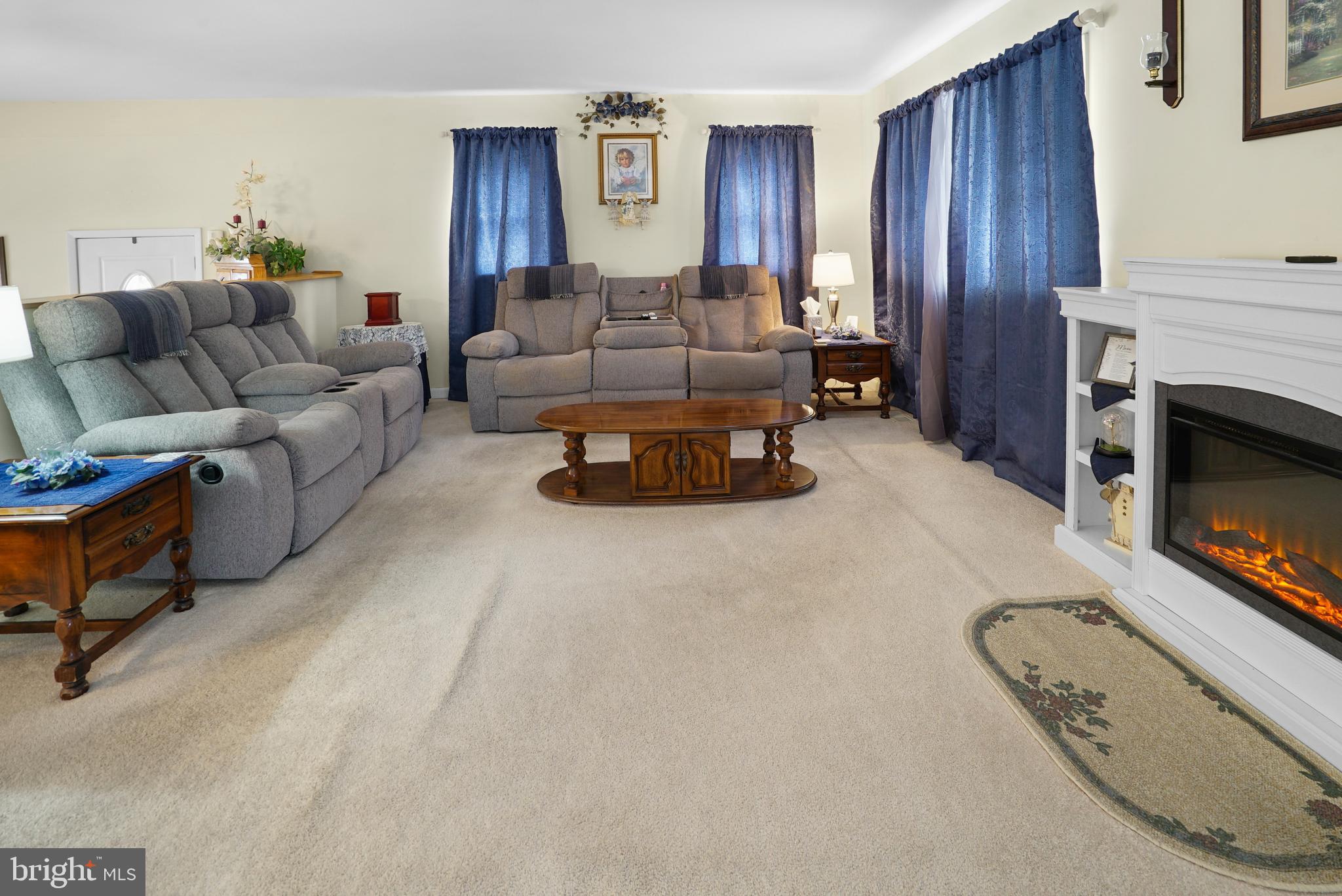 WARRLINDA VILLAGE - Residential