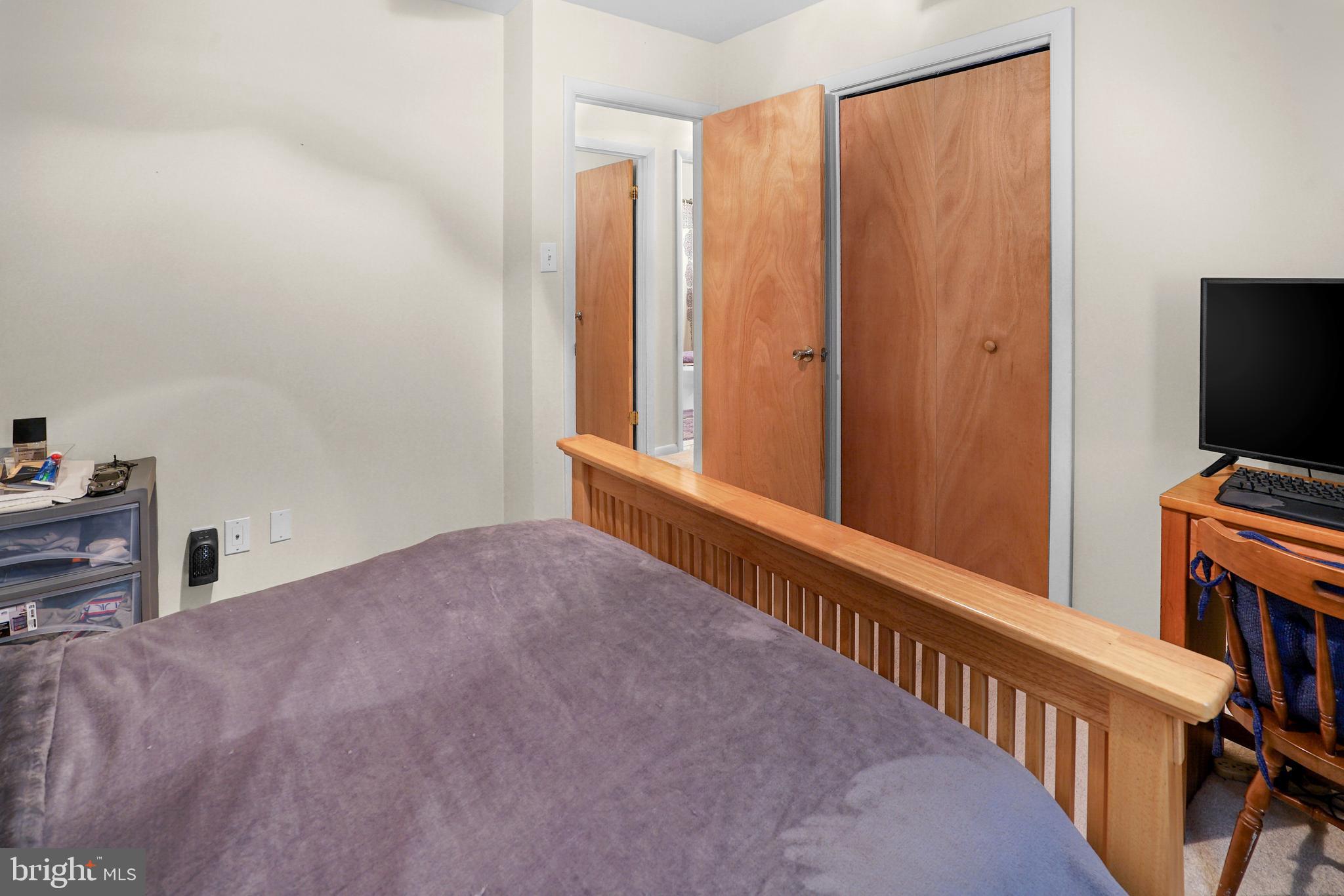 WARRLINDA VILLAGE - Residential