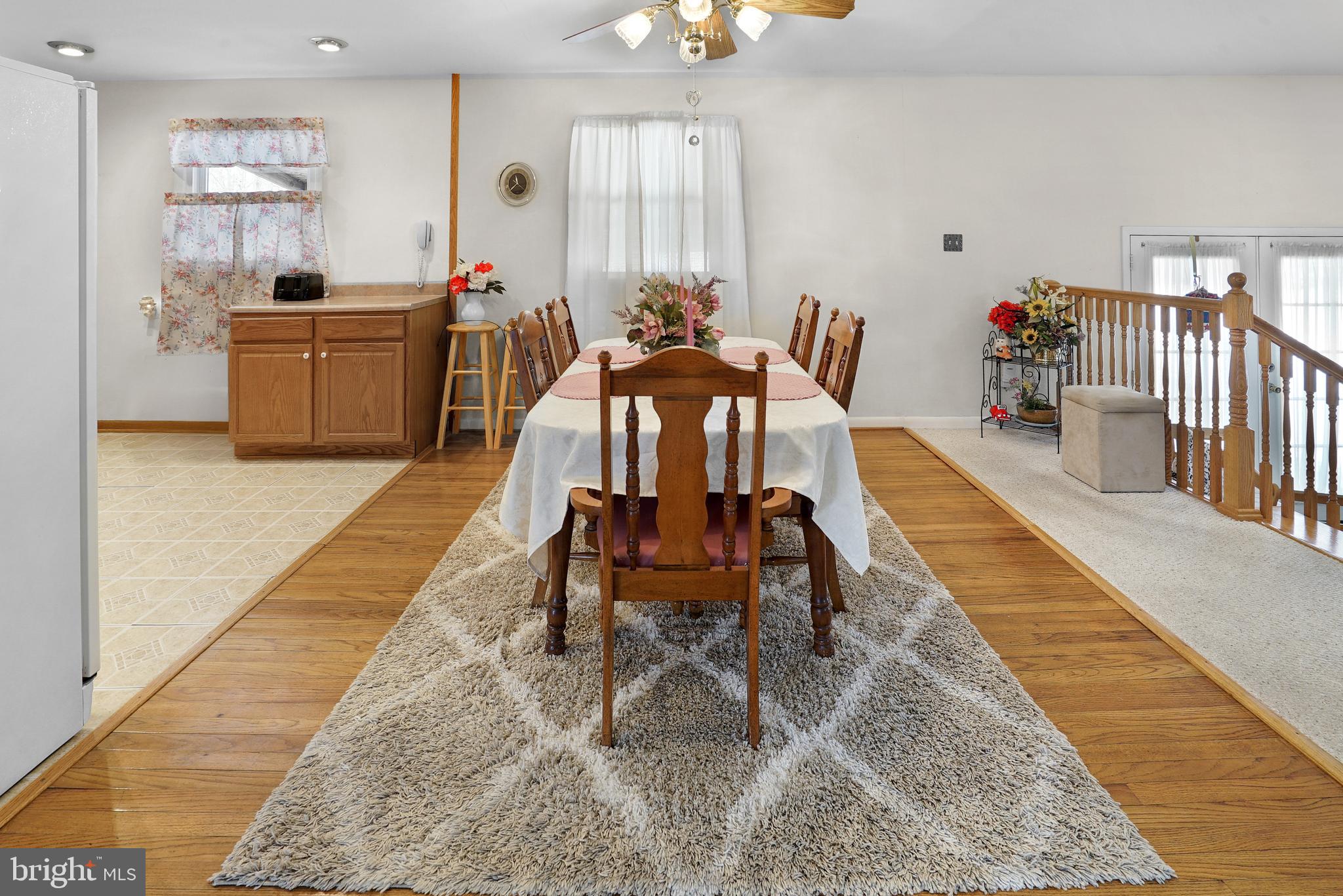 WARRLINDA VILLAGE - Residential