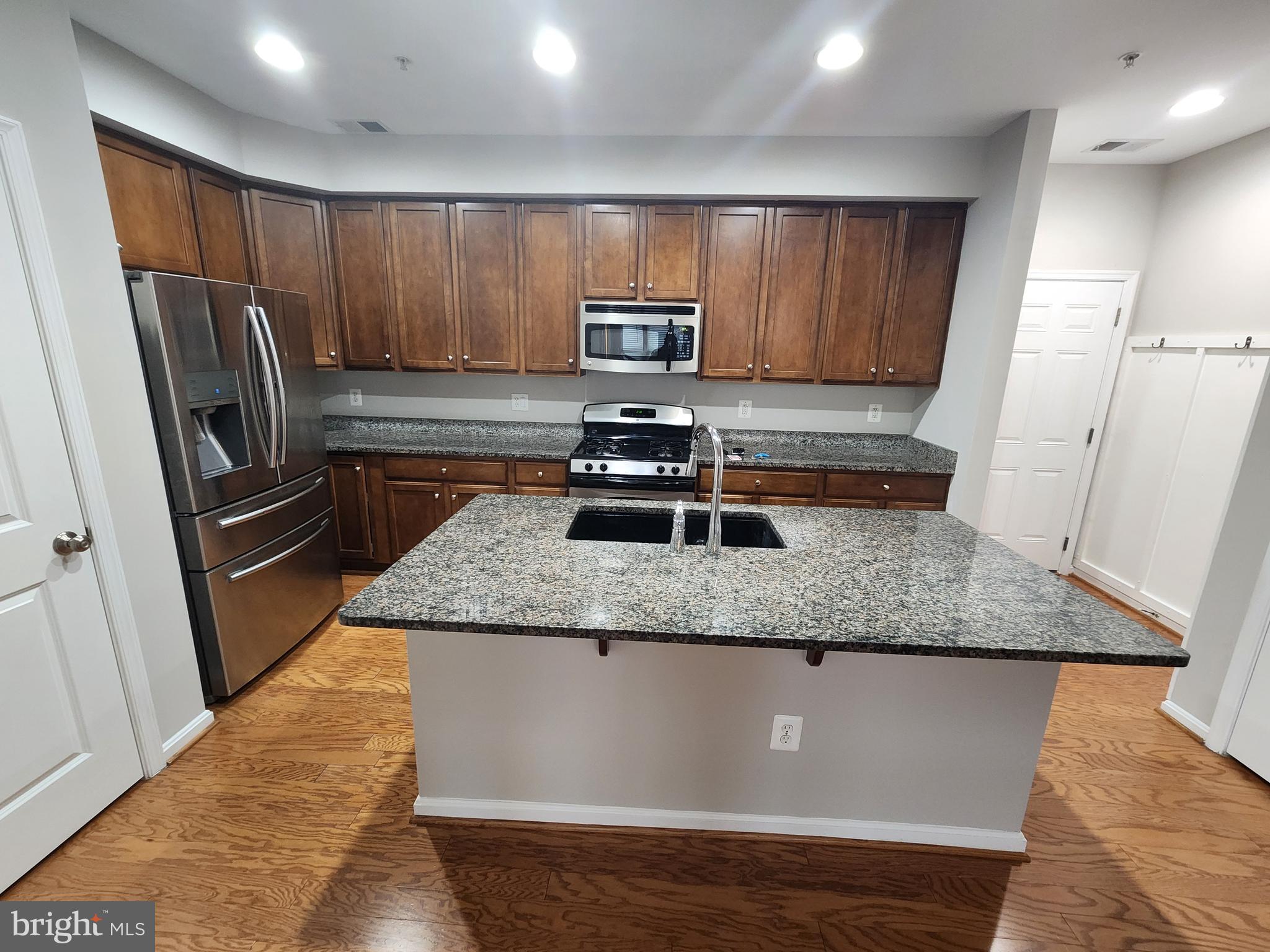 MADISON CRESCENT - Residential Lease