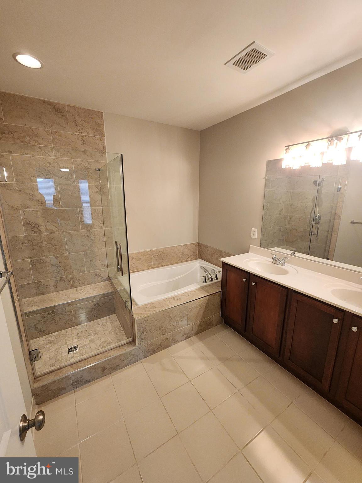 MADISON CRESCENT - Residential Lease