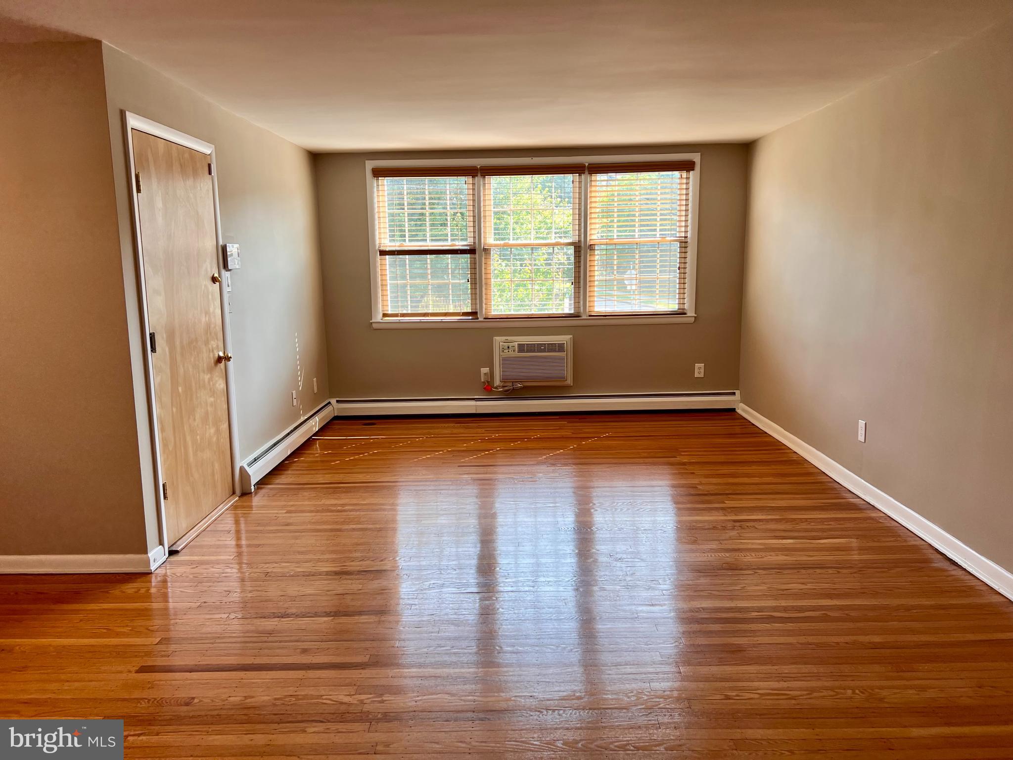 CHESTNUT HILL - Residential Lease
