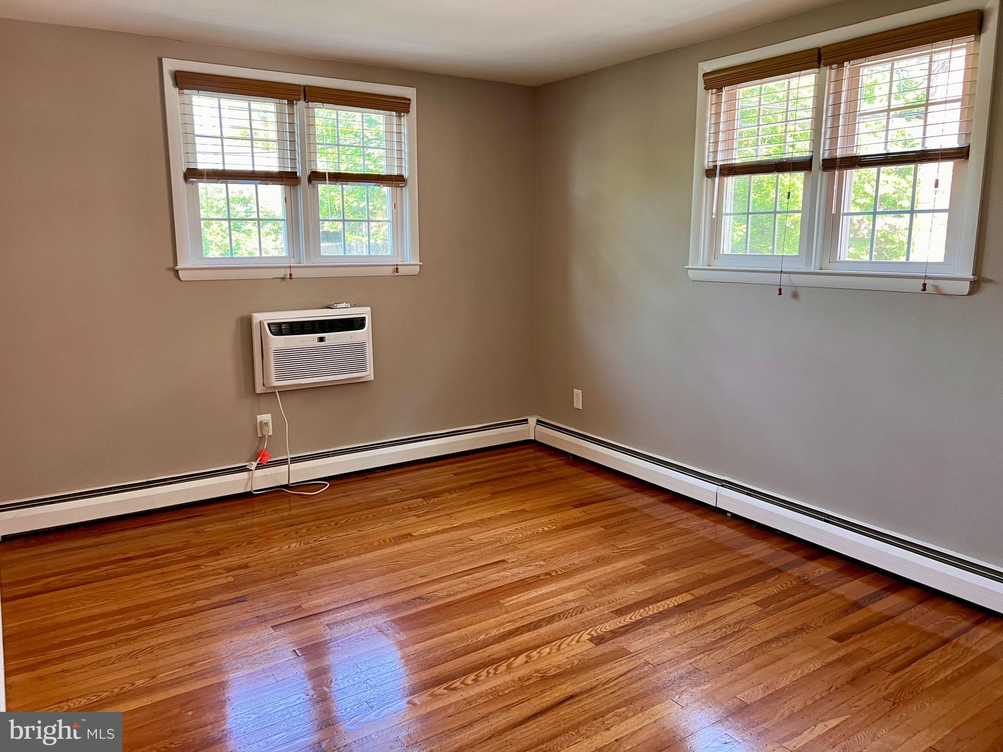 CHESTNUT HILL - Residential Lease