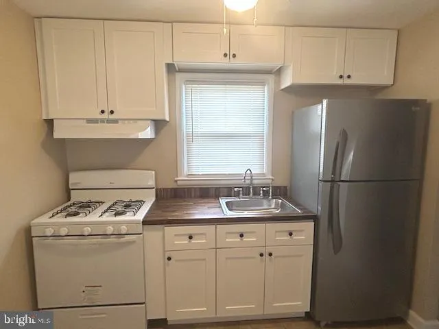 Burlington, New Jersey 08016, United States, 2 Bedrooms Bedrooms, ,1 BathroomBathrooms,Residential,Pending,109901