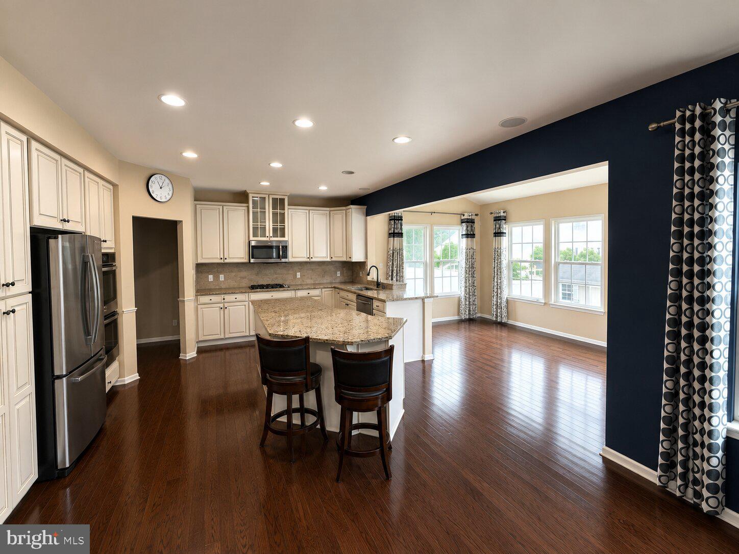 5 GOODYEAR LANE