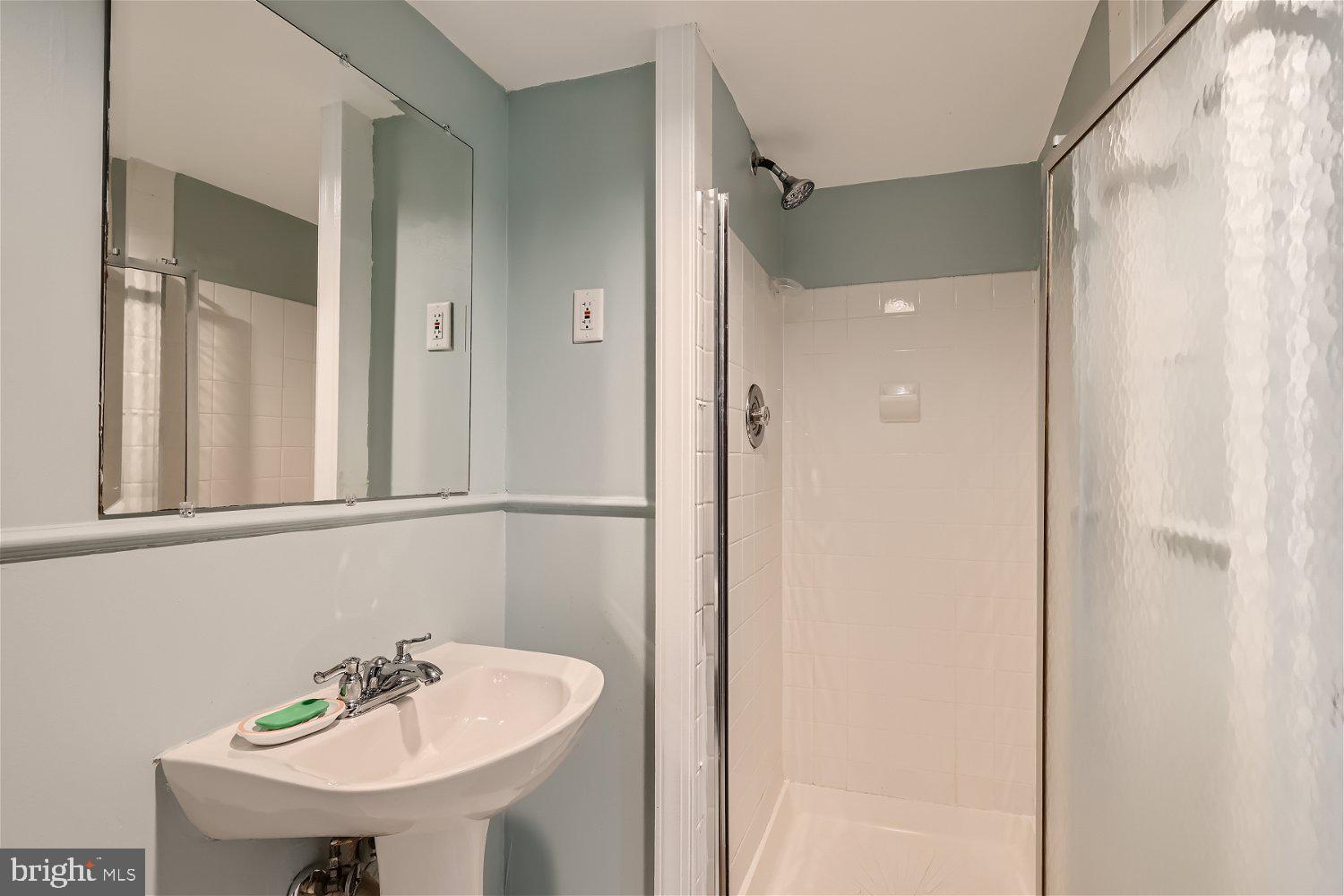 VILLAGE OF HICKORY RIDGE - Residential Lease