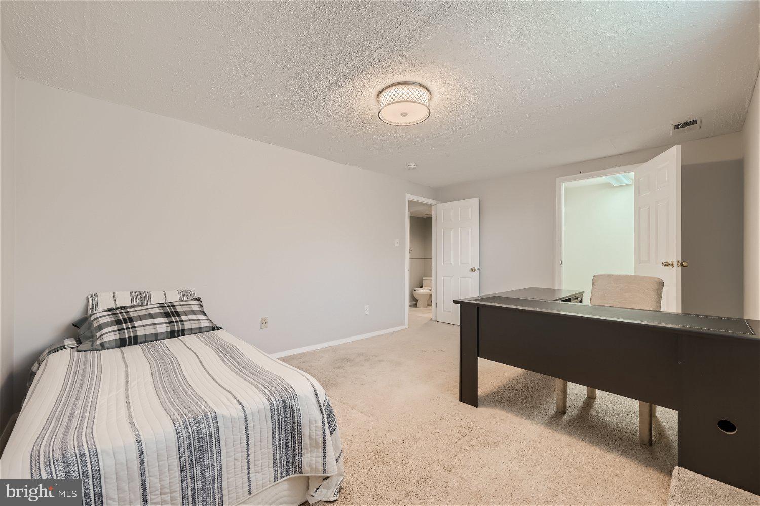 VILLAGE OF HICKORY RIDGE - Residential Lease