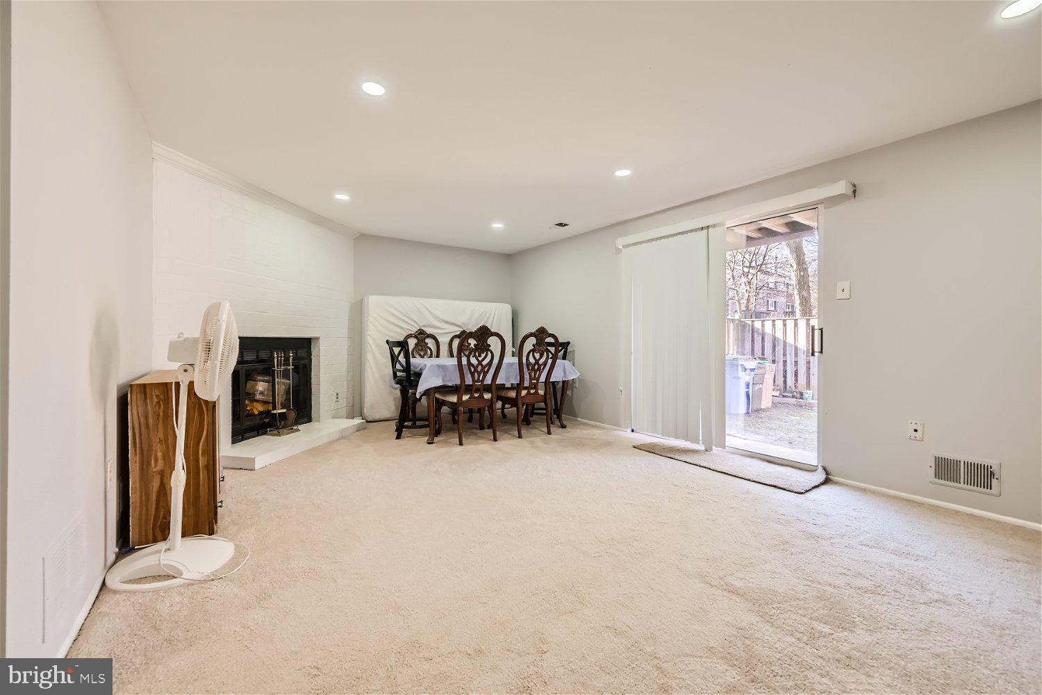 VILLAGE OF HICKORY RIDGE - Residential Lease