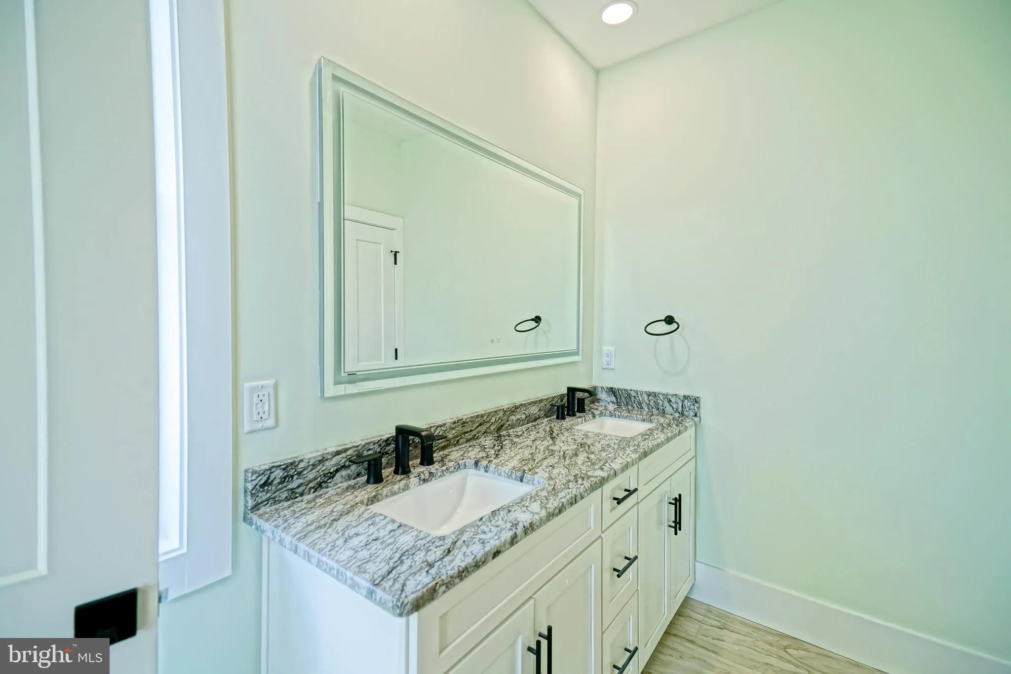 Lewes, Delaware 19958, United States, 4 Bedrooms Bedrooms, ,4 BathroomsBathrooms,Residential,Pending,53993