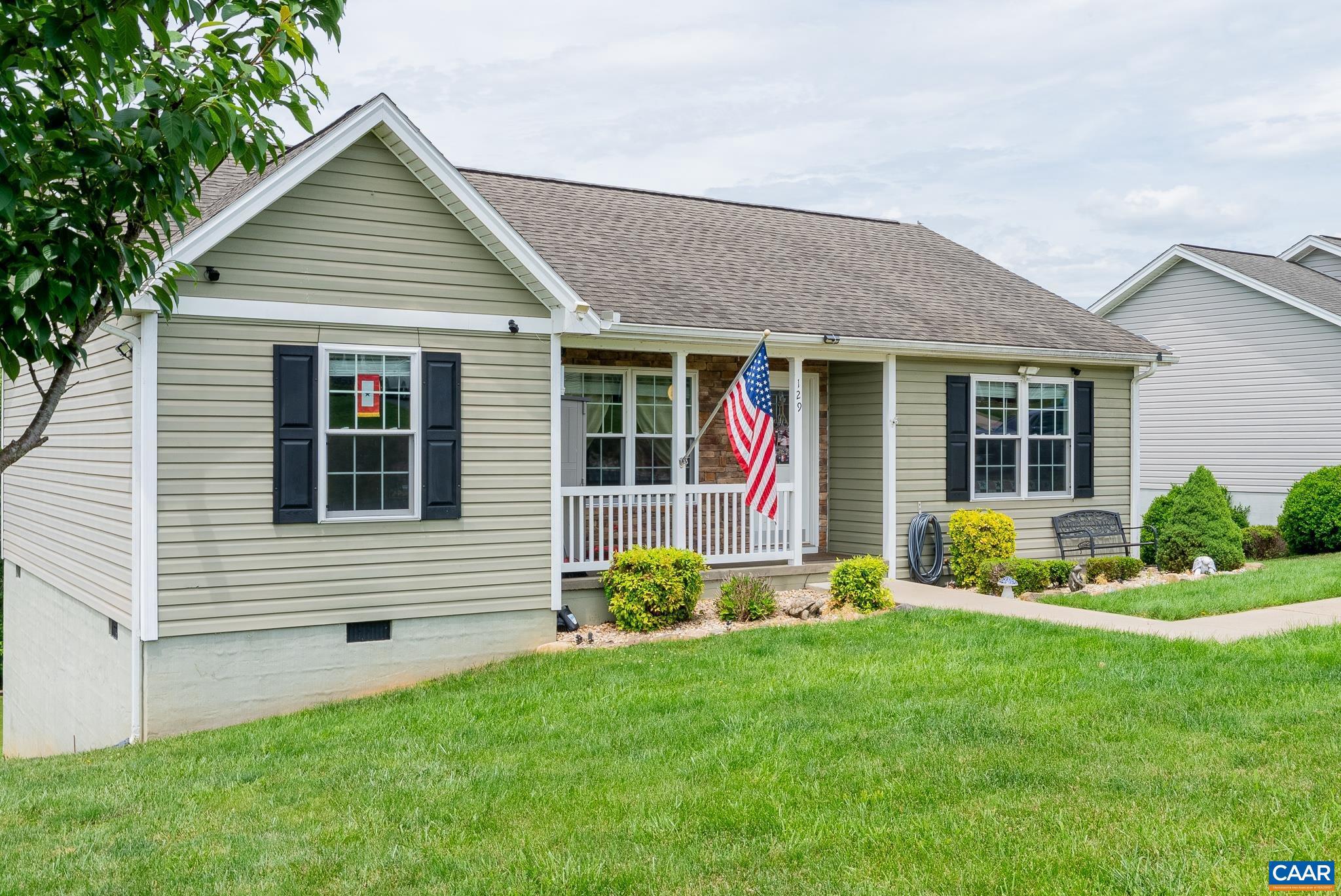 129 THOROUGHBRED CIR