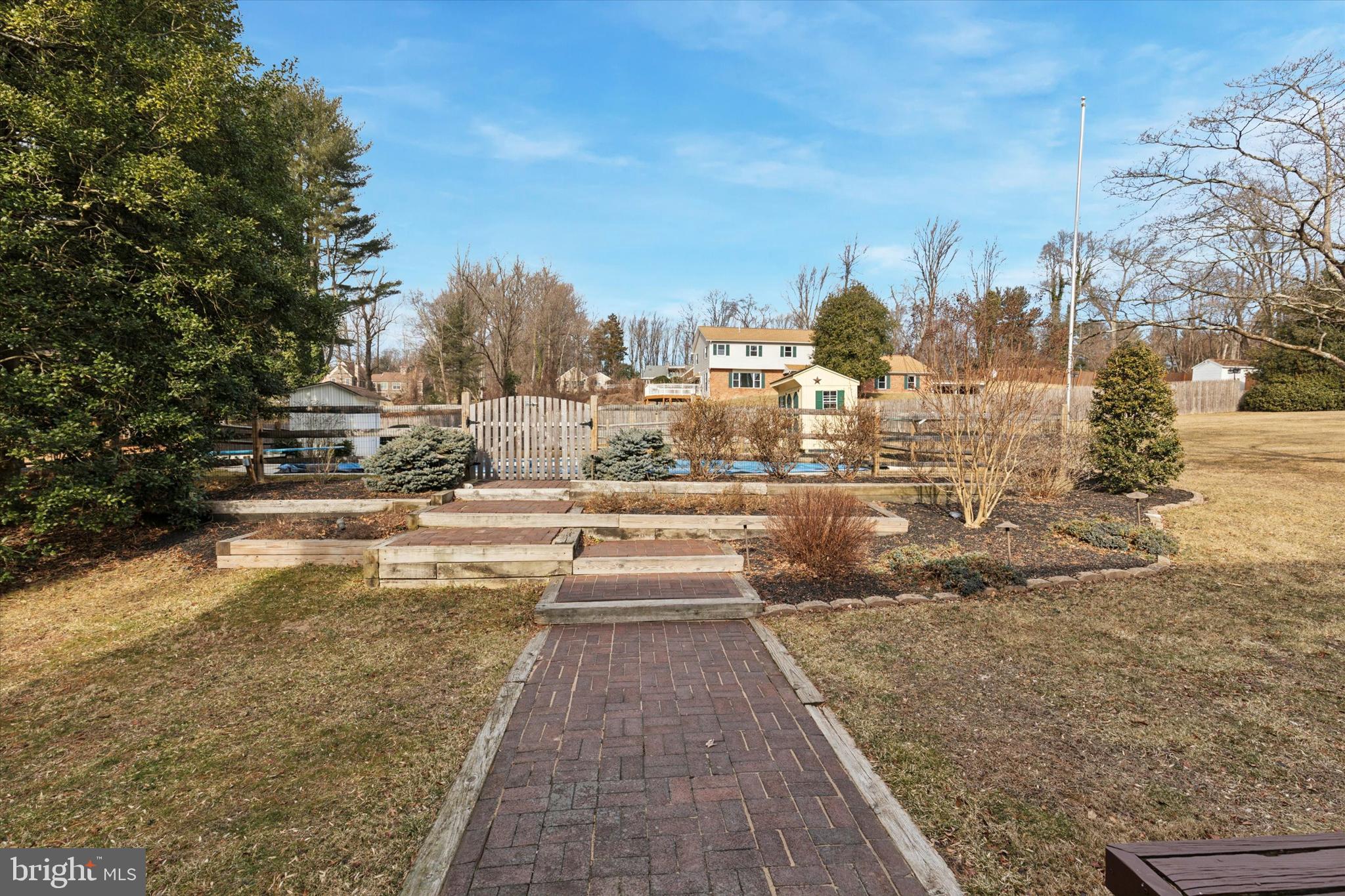 HUNTINGDON VALLEY - Residential