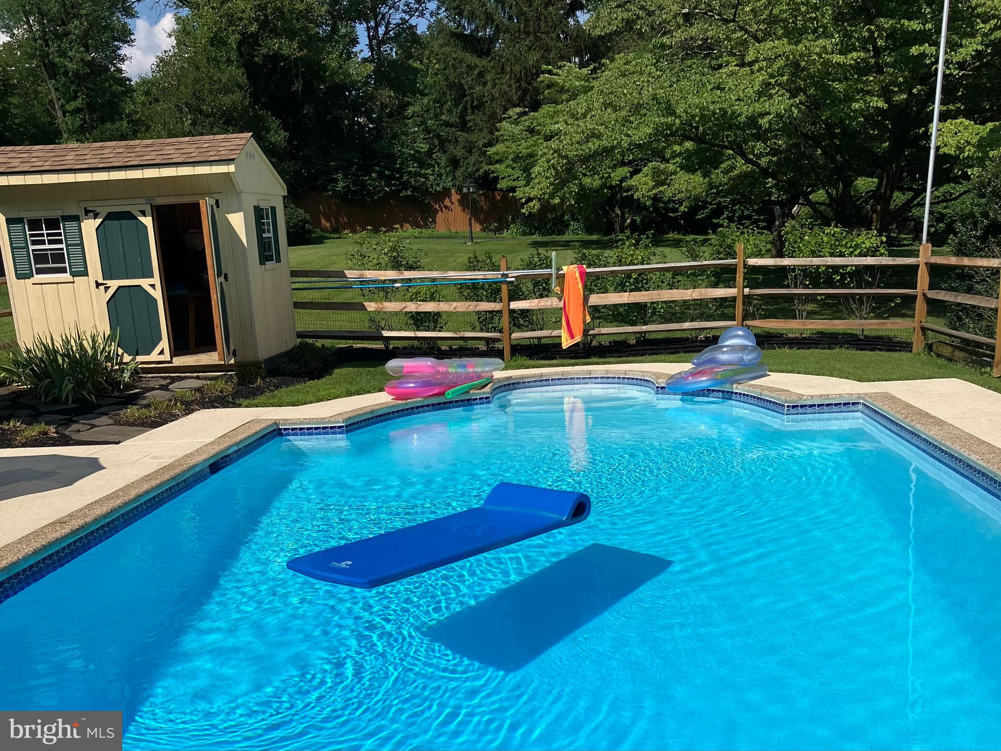 HUNTINGDON VALLEY - Residential