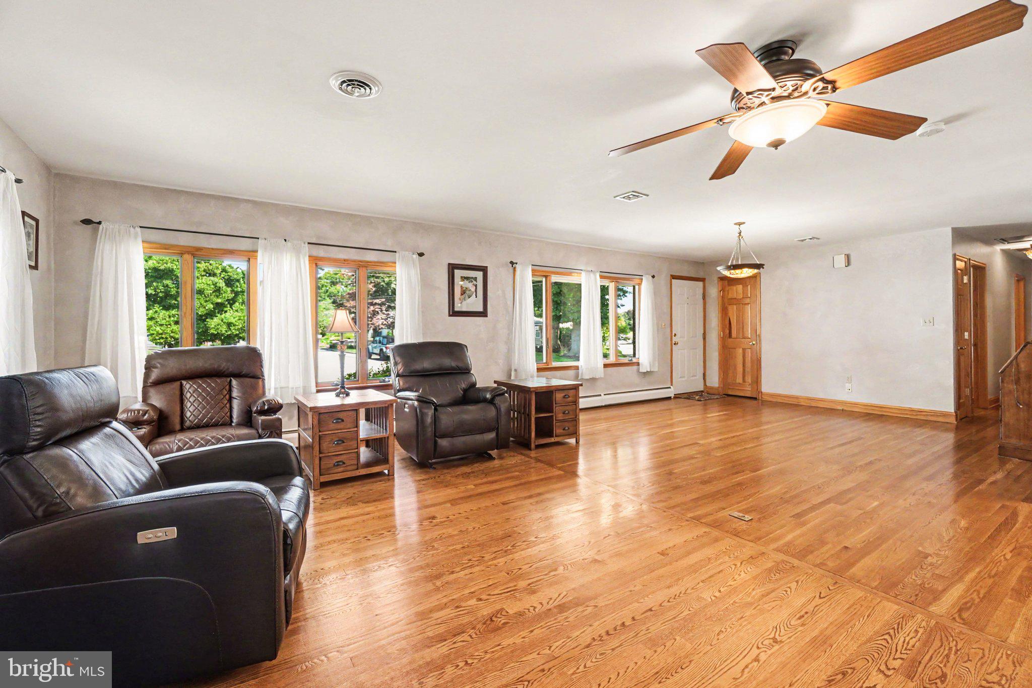 302 ROBIN ROAD