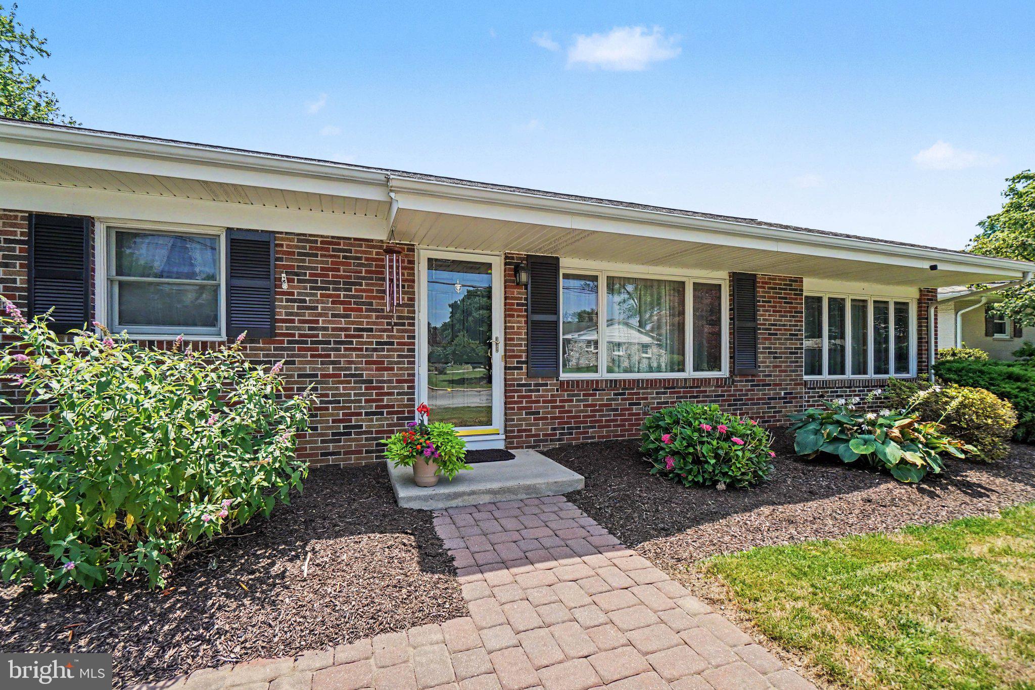 302 ROBIN ROAD
