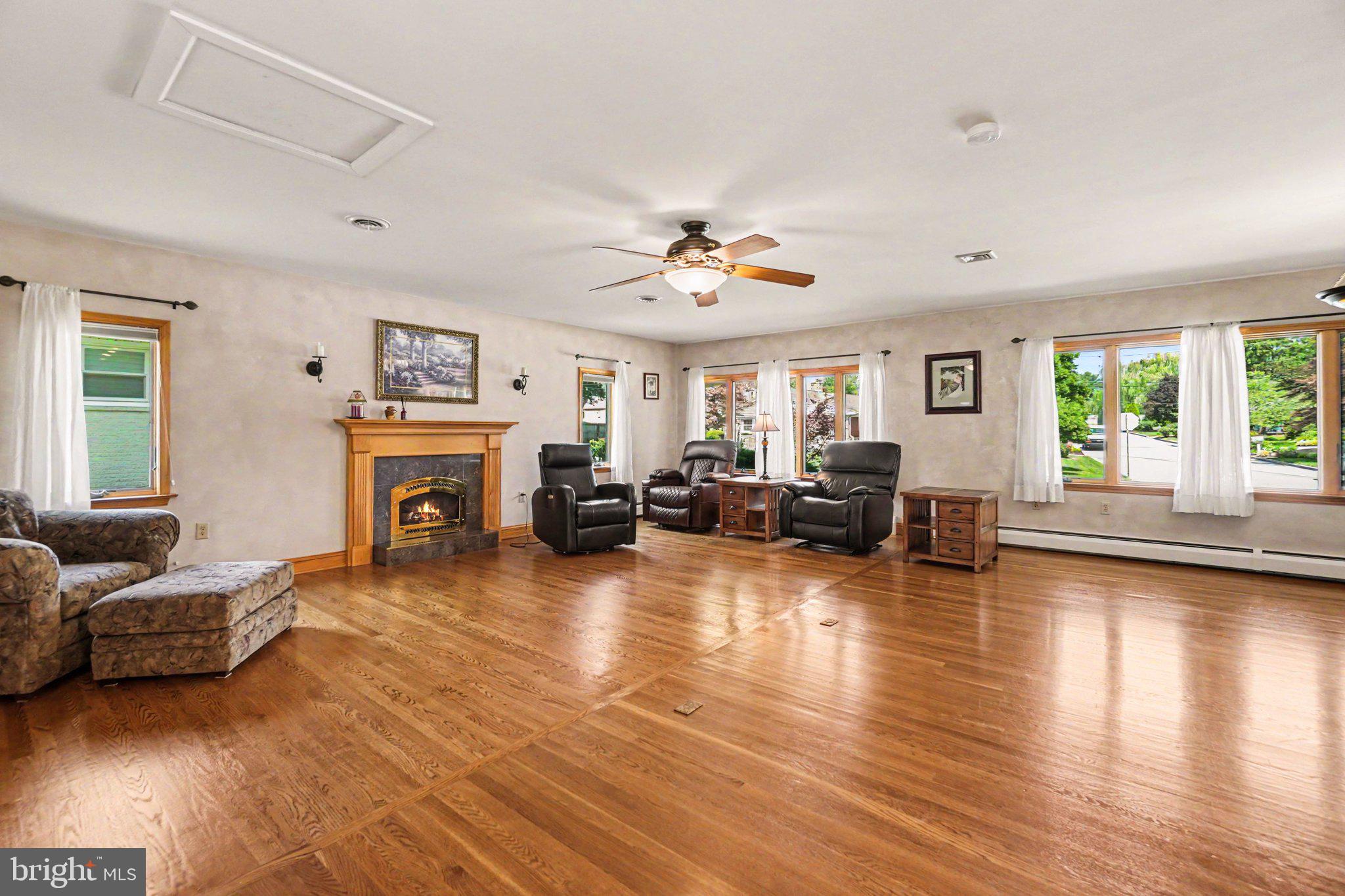 302 ROBIN ROAD