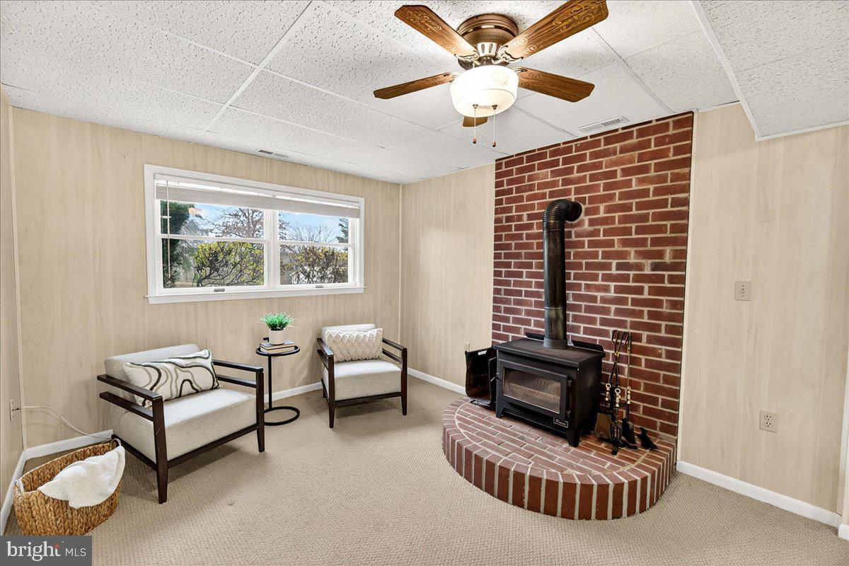 HICKORY HILL HOMES - Residential