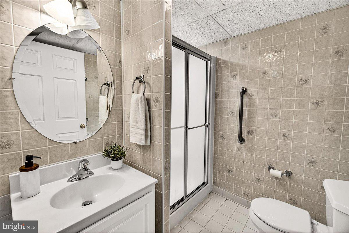 HICKORY HILL HOMES - Residential