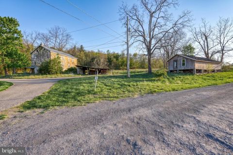 57 METZ LANE NEW BLOOMFIELD PA 17068