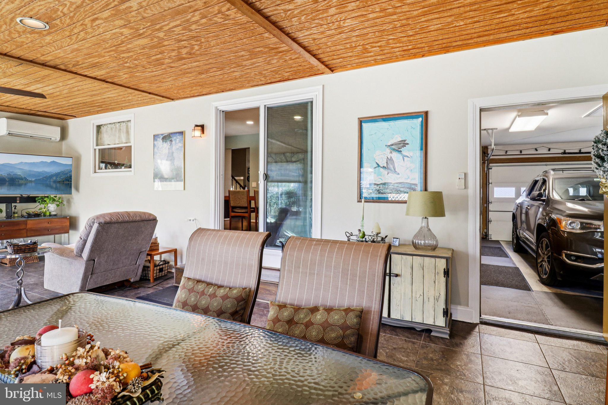 WHITE OAK VILLAGE SUB - Residential