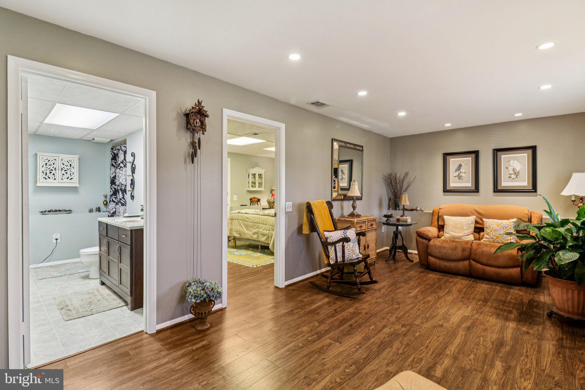 WHITE OAK VILLAGE SUB - Residential