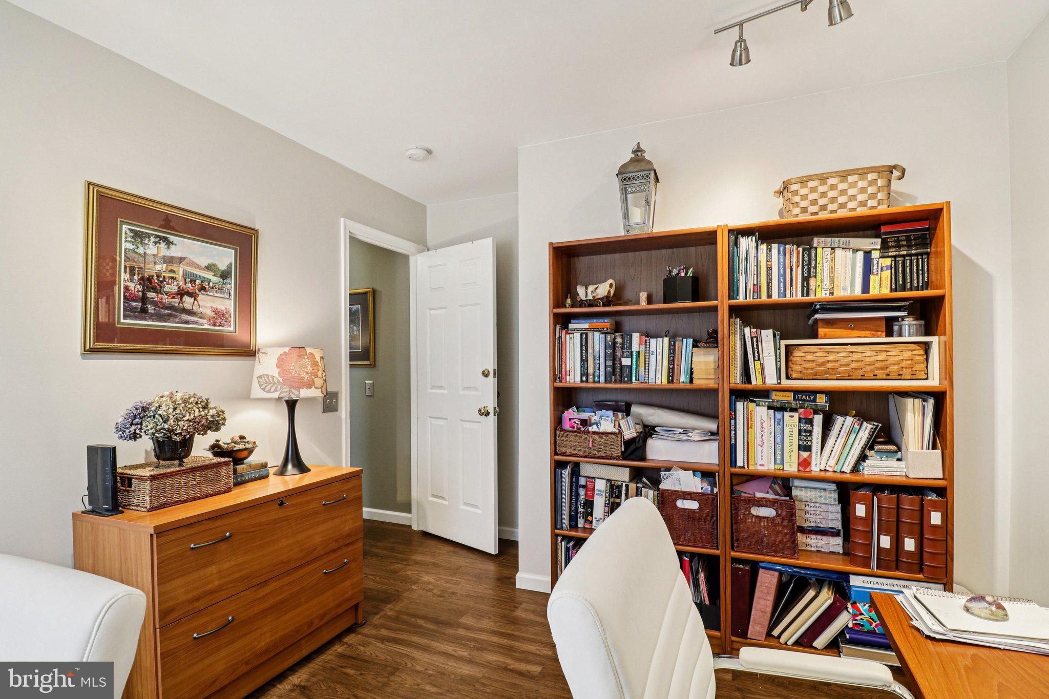 WHITE OAK VILLAGE SUB - Residential