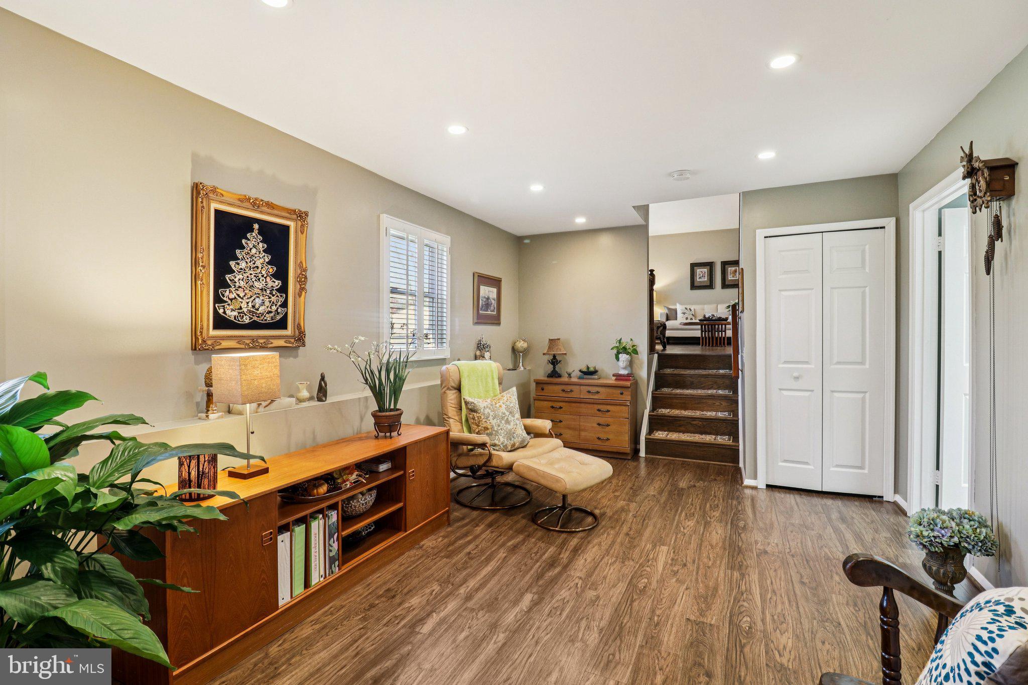 WHITE OAK VILLAGE SUB - Residential